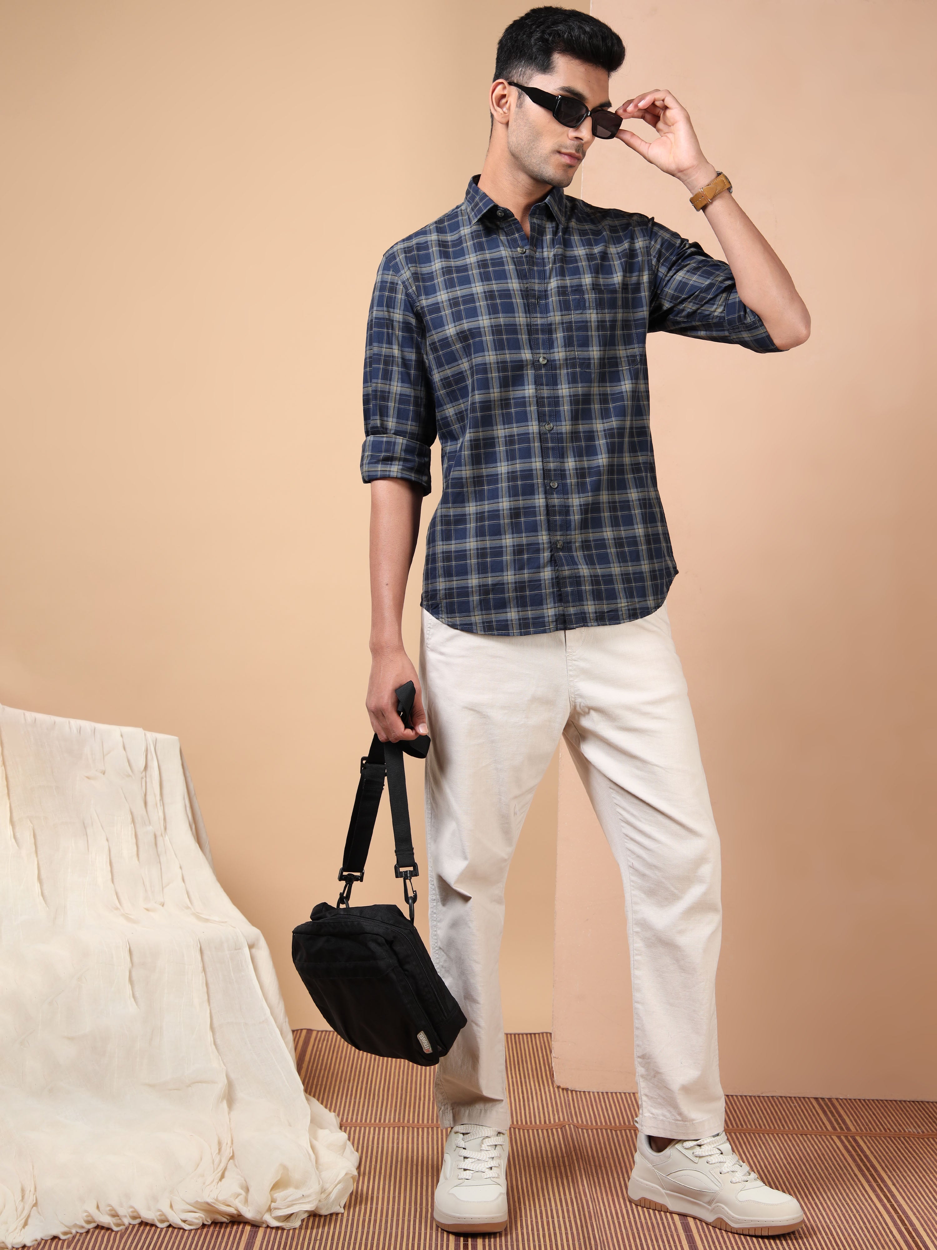 MEN'S NAVY CHECKS SLIM FIT SHIRT