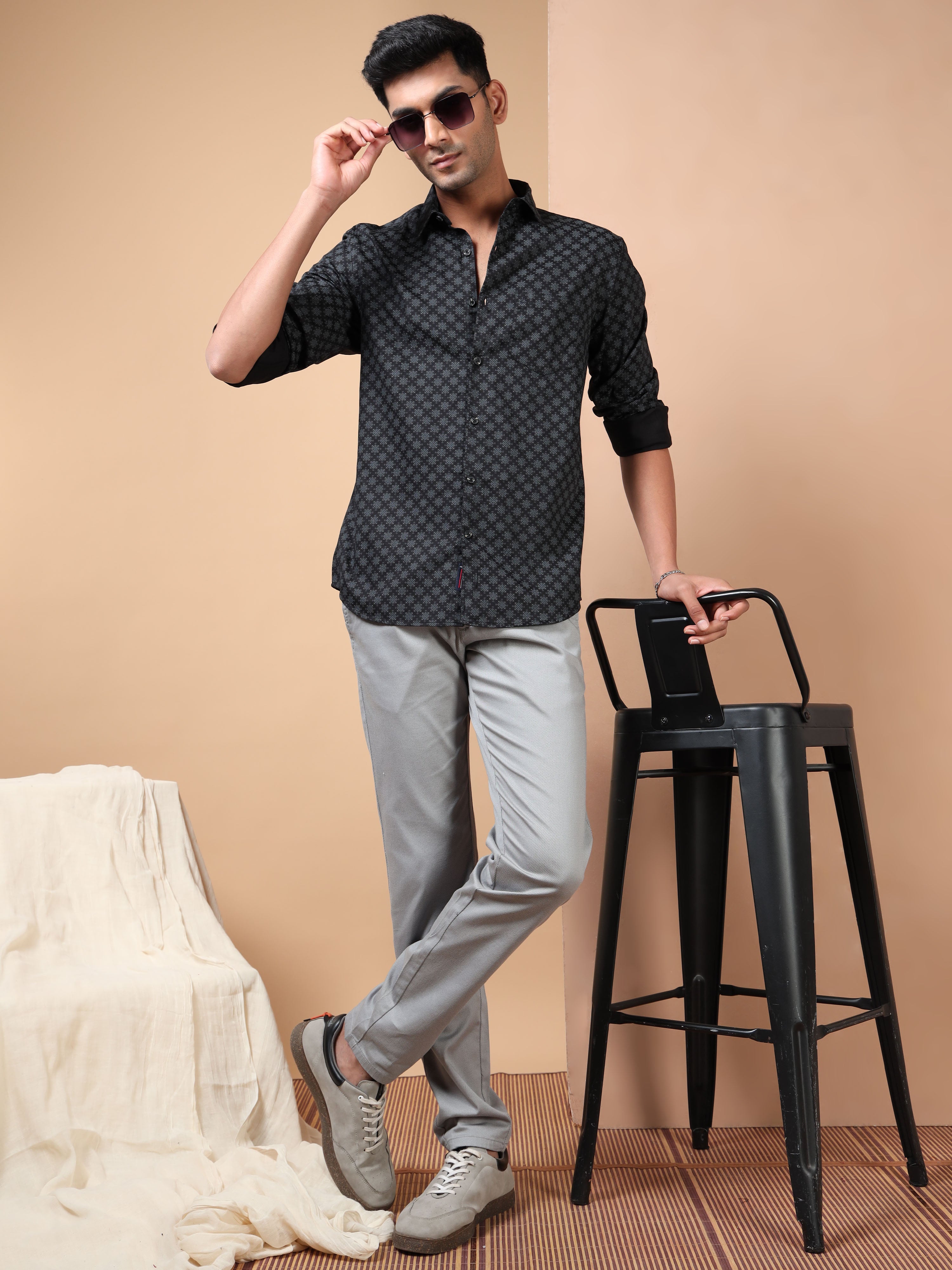 MEN'S BLACK PRINT SLIM FIT SHIRT
