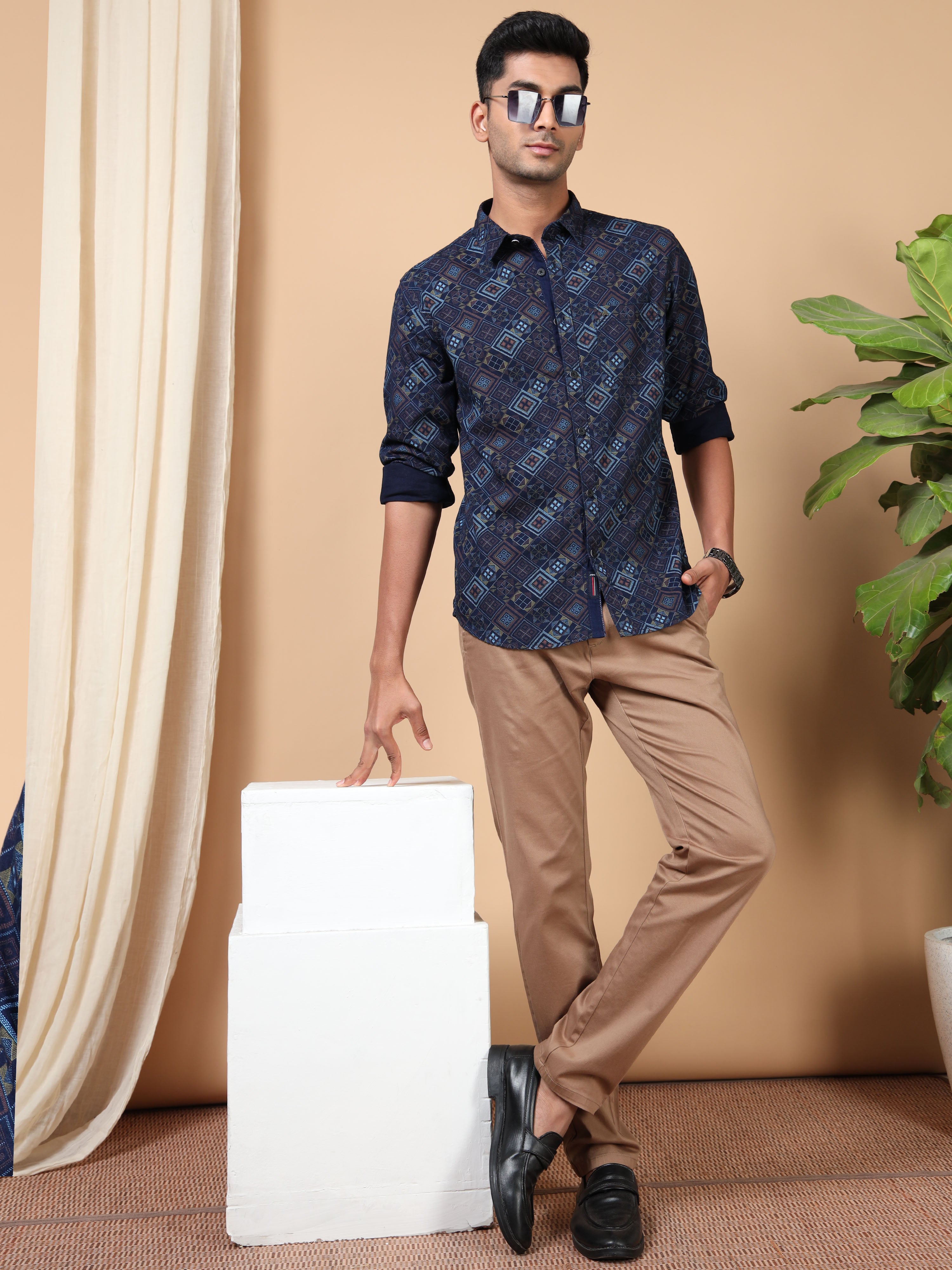 MEN'S NAVY PRINT SLIM FIT SHIRT