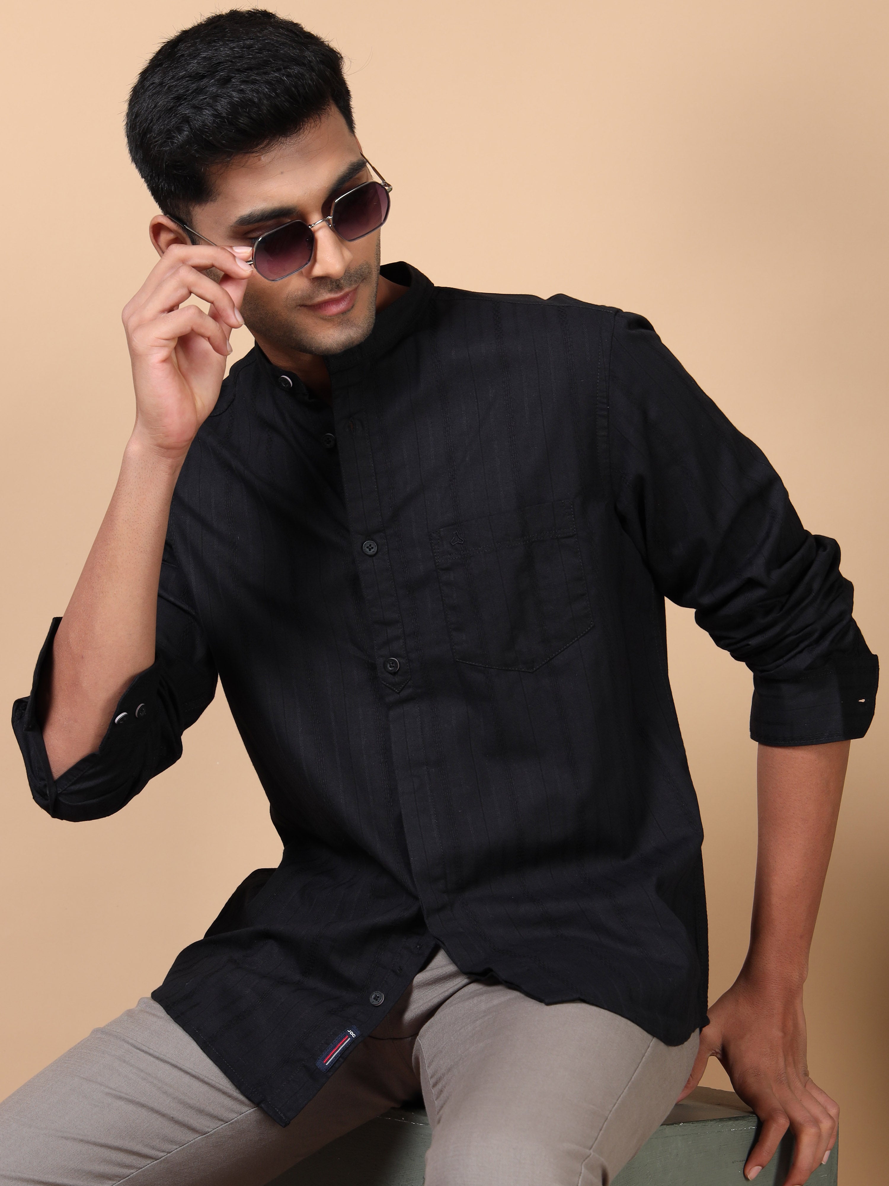 MEN'S BLACK STRIPES SLIM FIT SHIRT