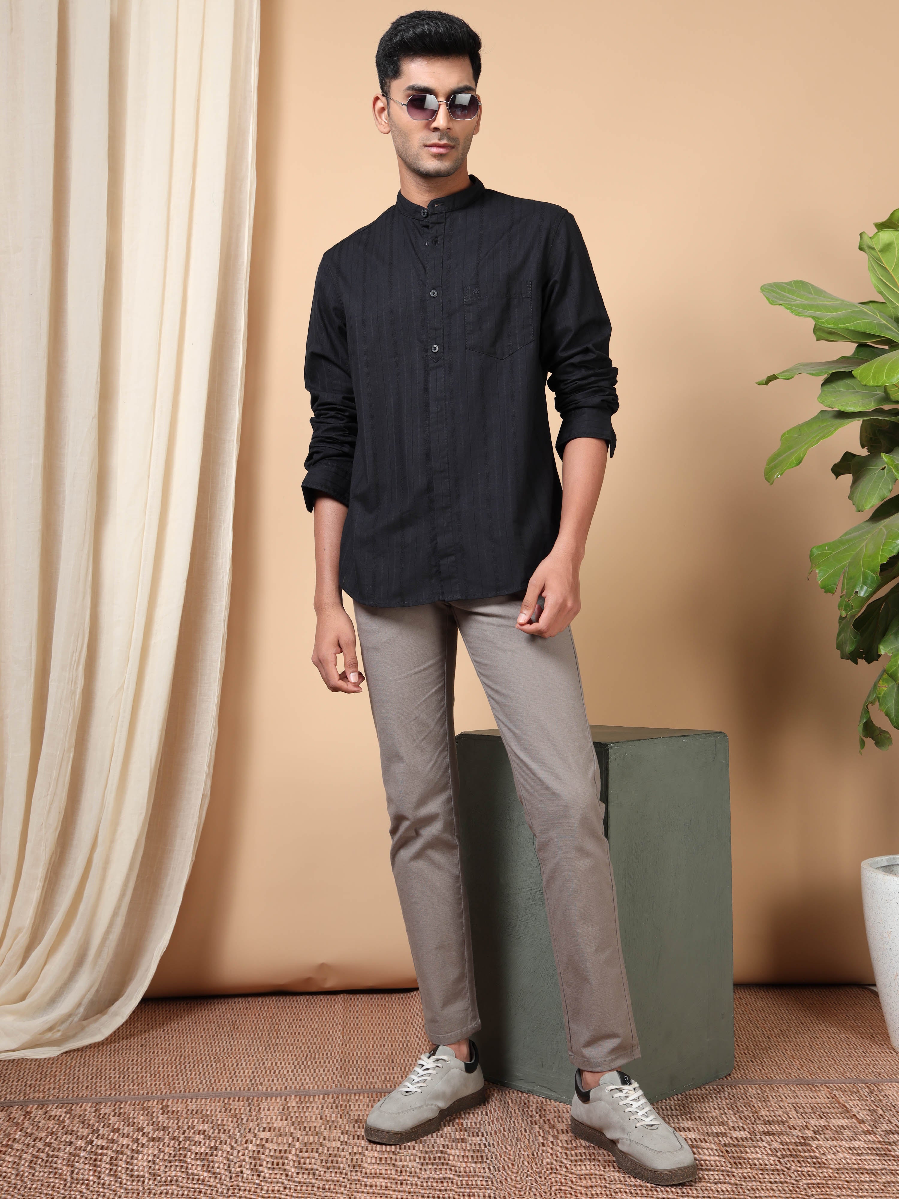 MEN'S BLACK STRIPES SLIM FIT SHIRT