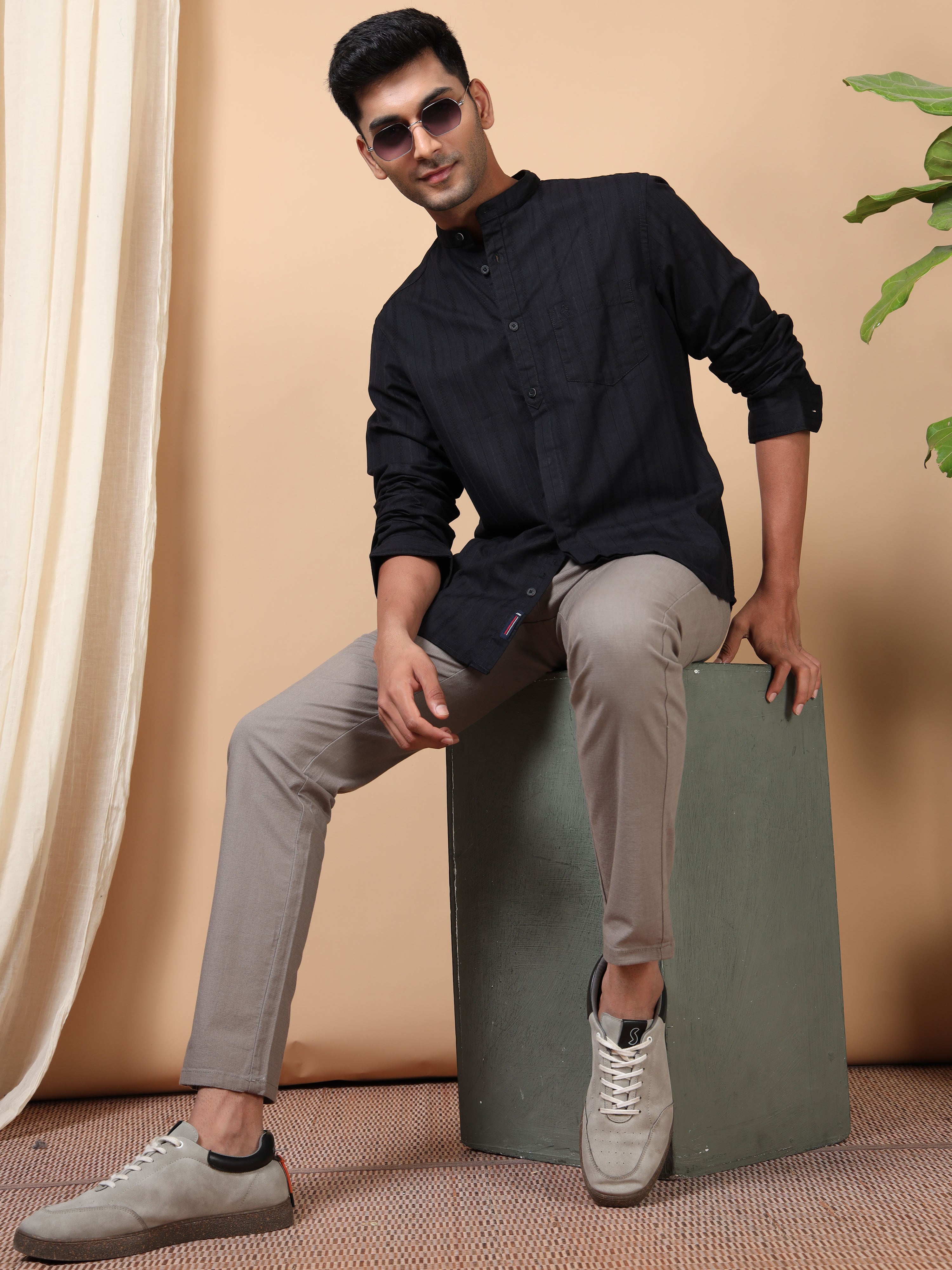 MEN'S BLACK STRIPES SLIM FIT SHIRT