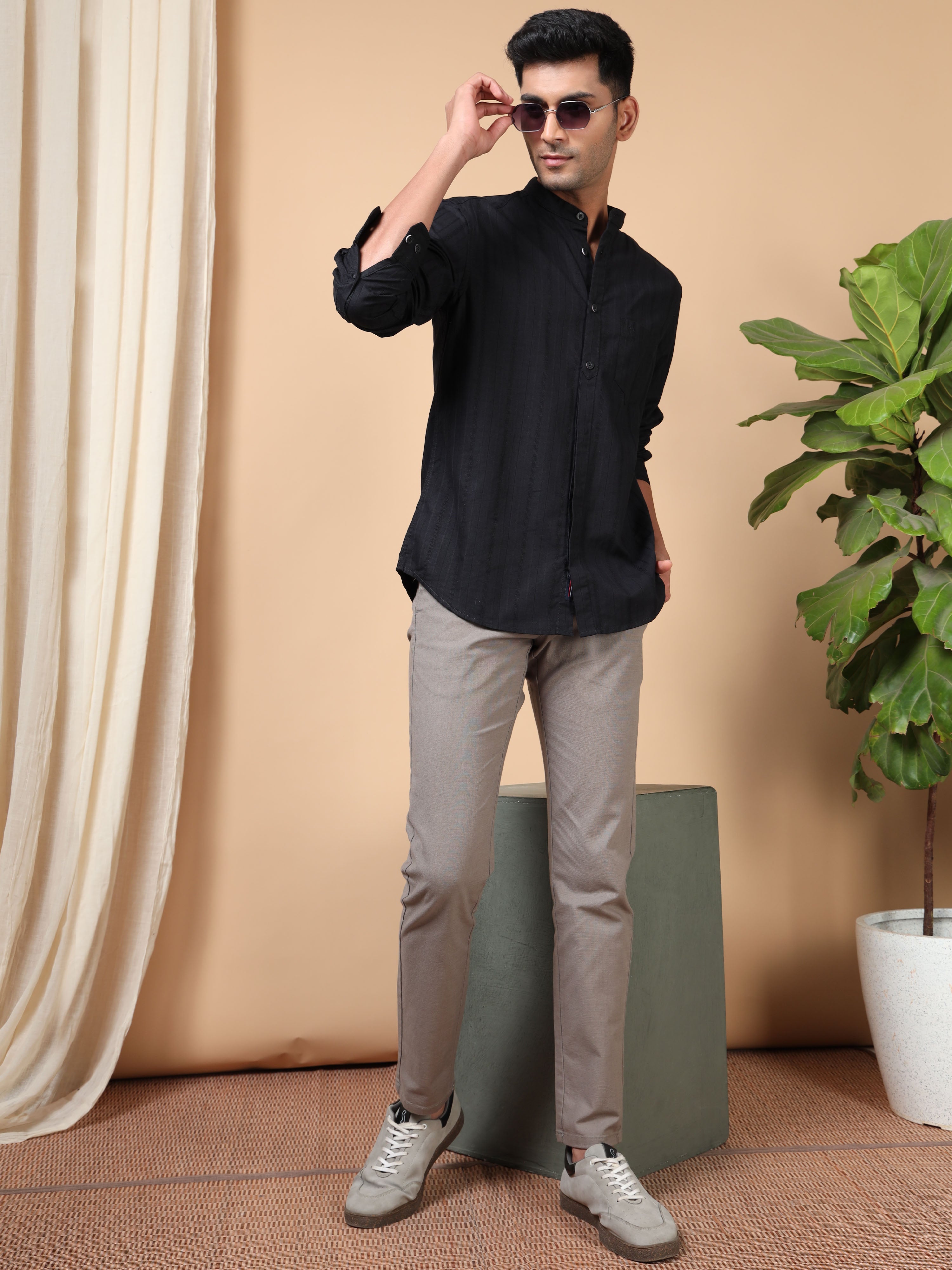 MEN'S BLACK STRIPES SLIM FIT SHIRT