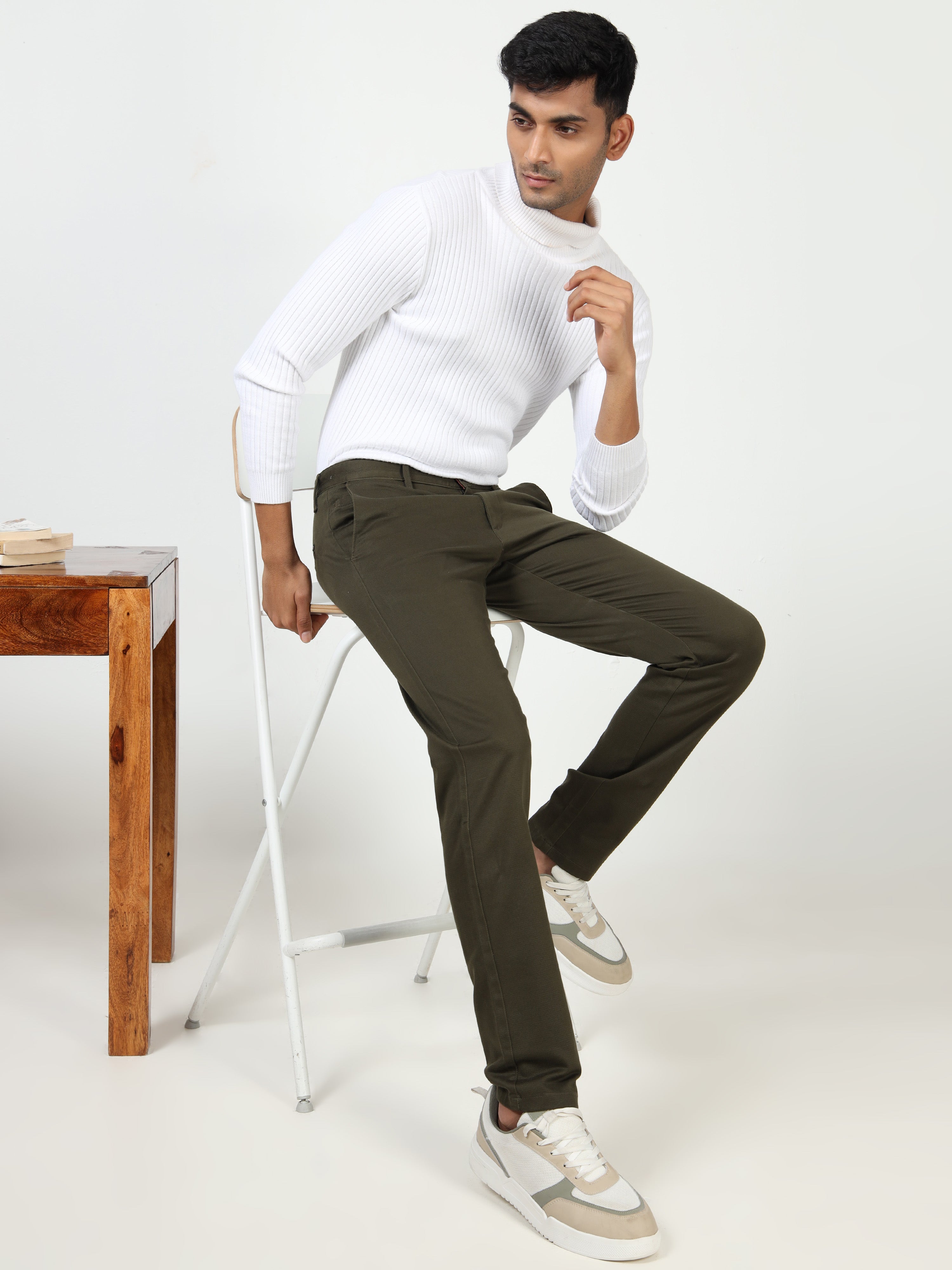 MEN'S OLIVE SOLID SLIM FIT TROUSER