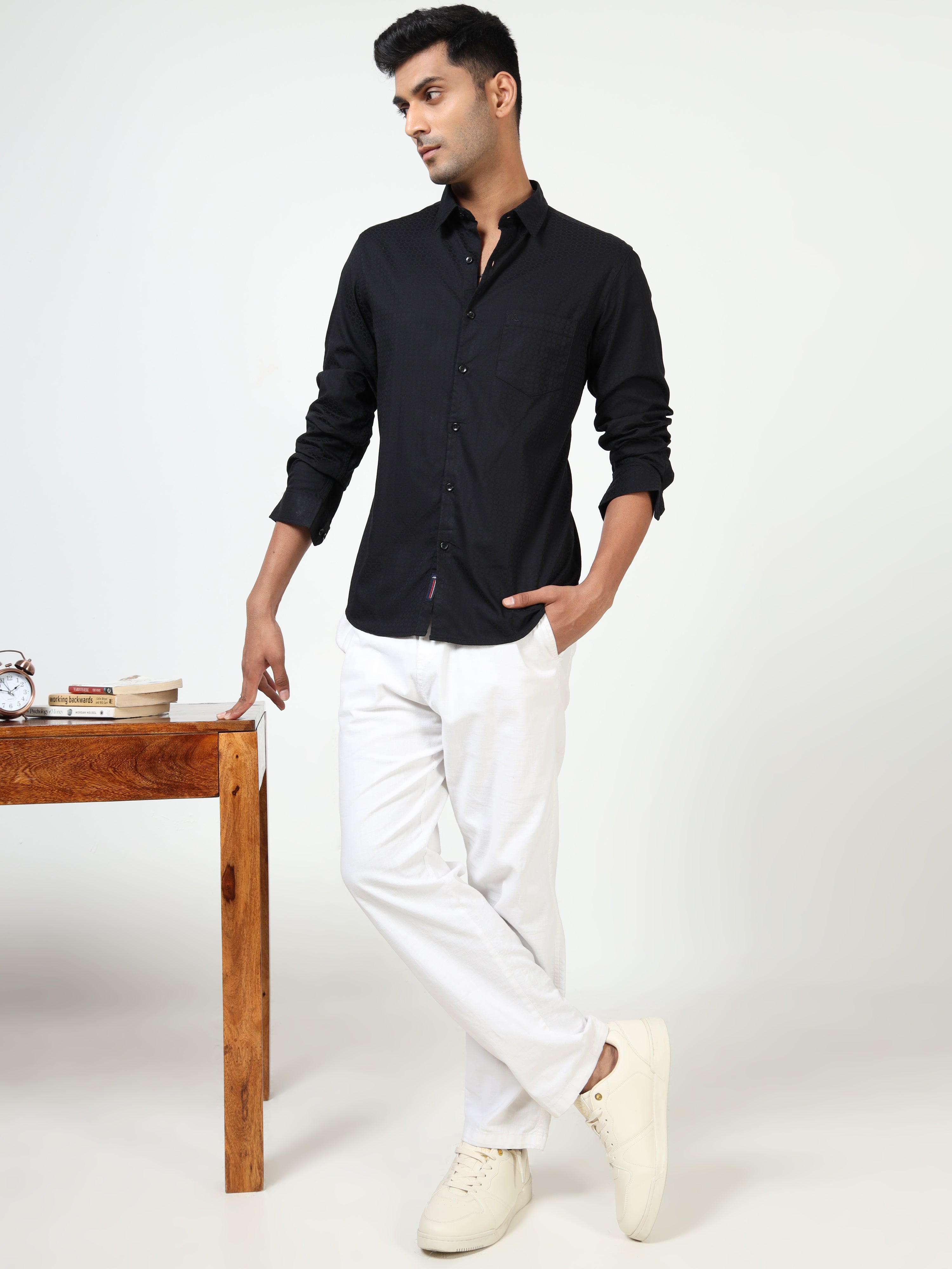 MEN'S BLACK SOLID SLIM FIT SHIRT