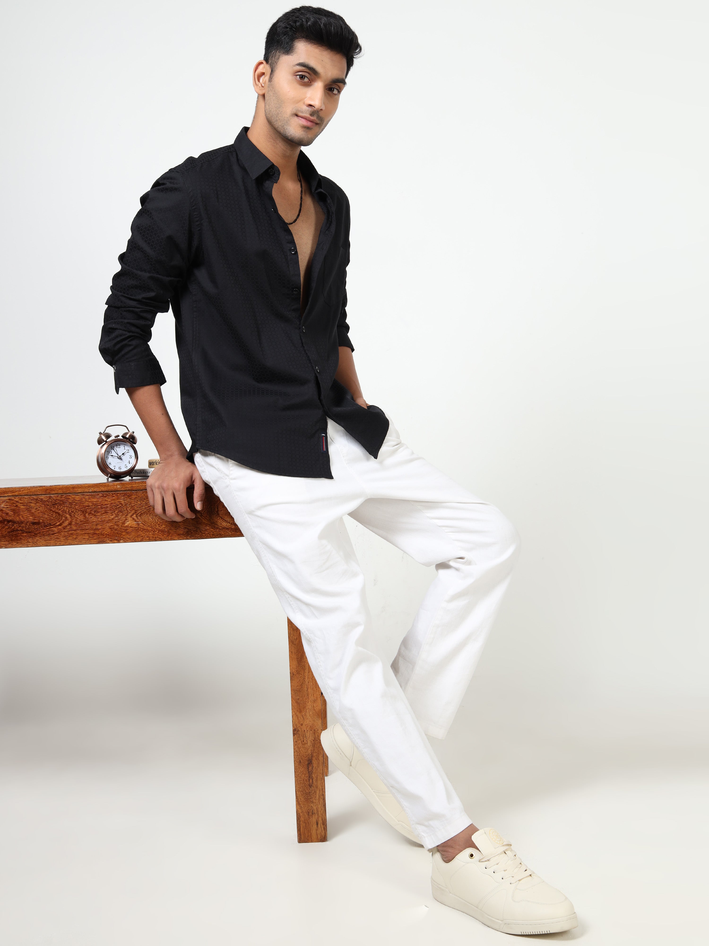 MEN'S BLACK SOLID SLIM FIT SHIRT
