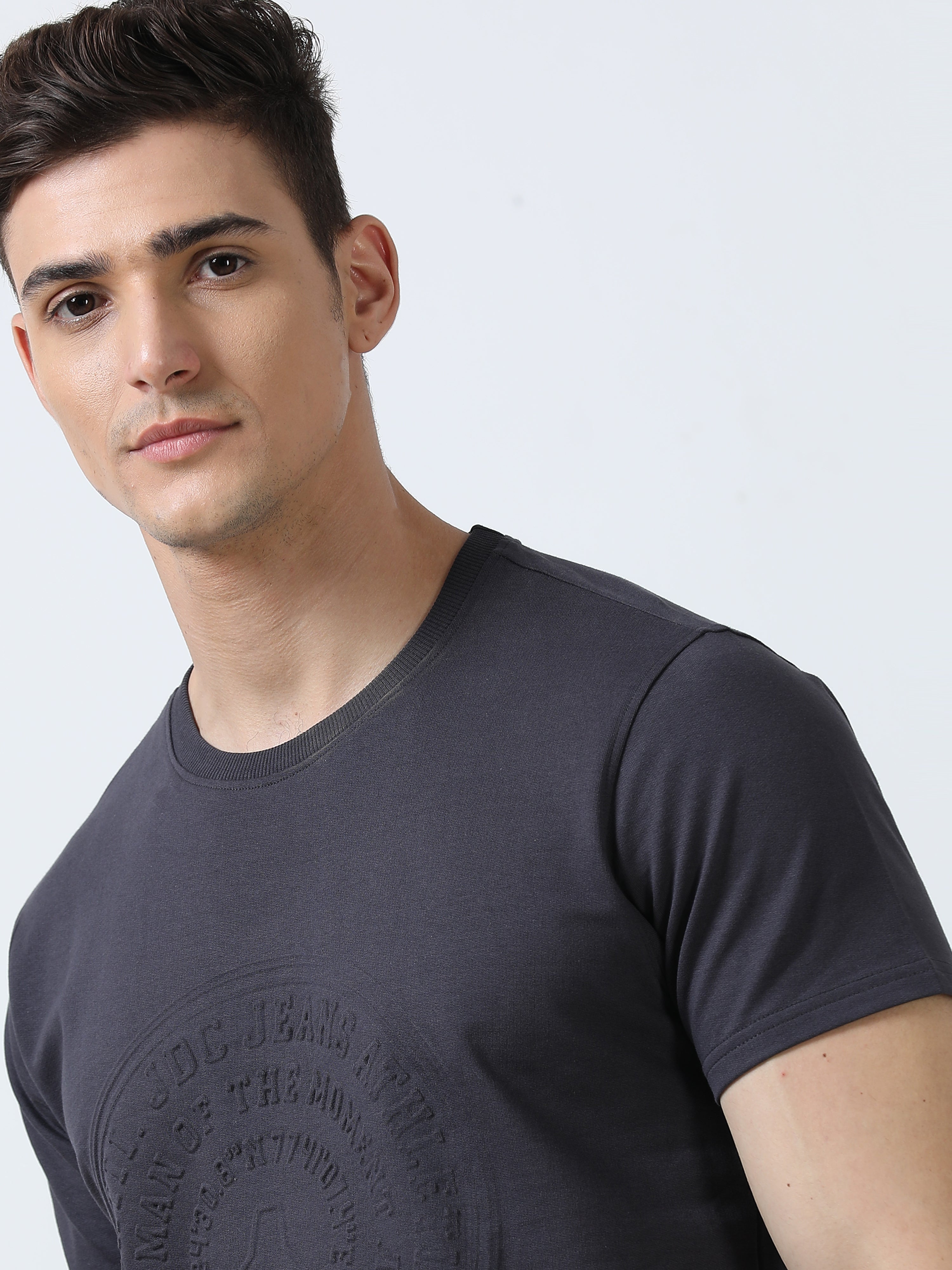 MEN'S DK GREY SOLID SLIM FIT T SHIRT