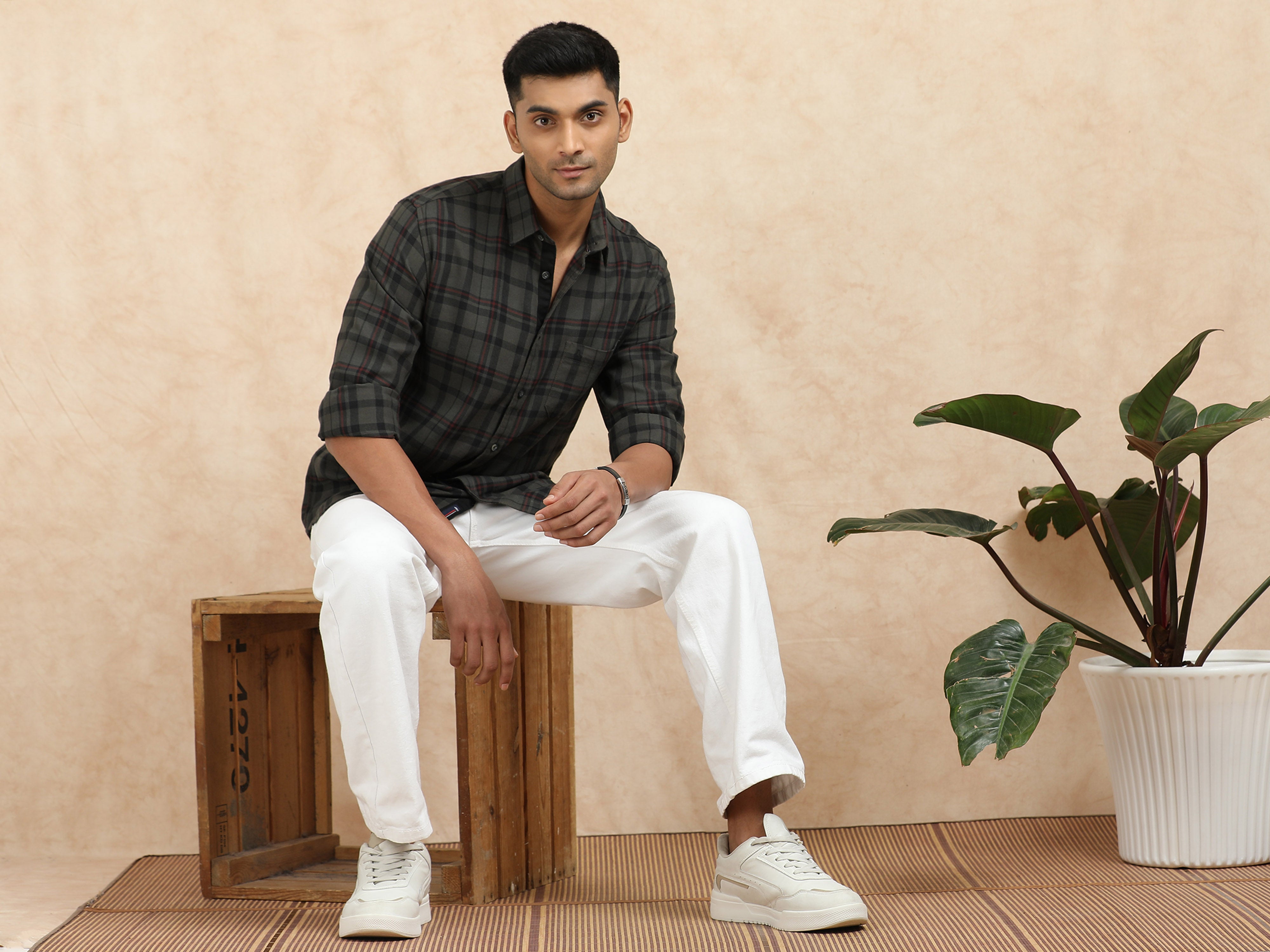 MEN'S DK.GREY CHECKS SLIM FIT SHIRT