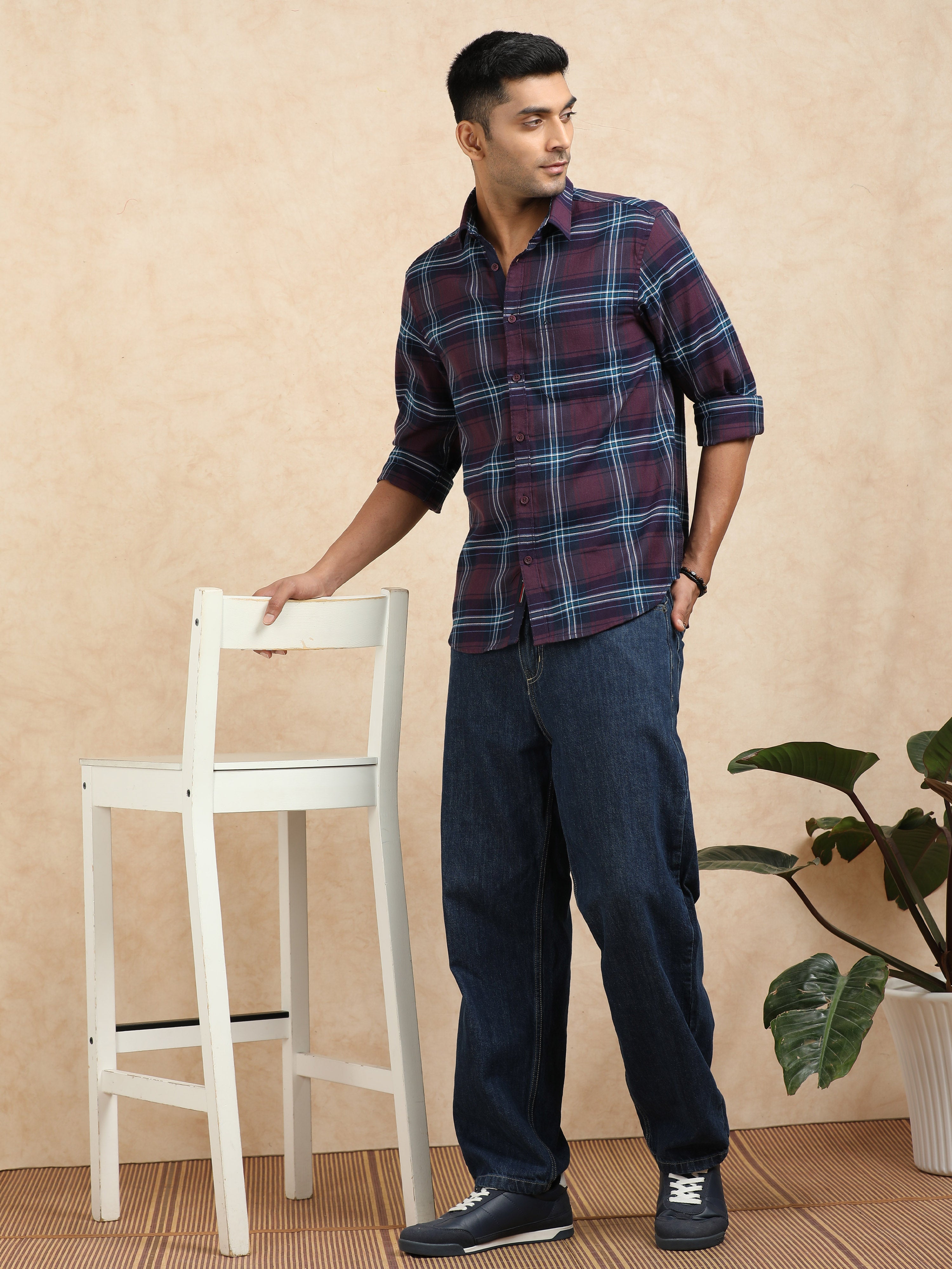 MEN'S BURGUNDY CHECKS SLIM FIT SHIRT
