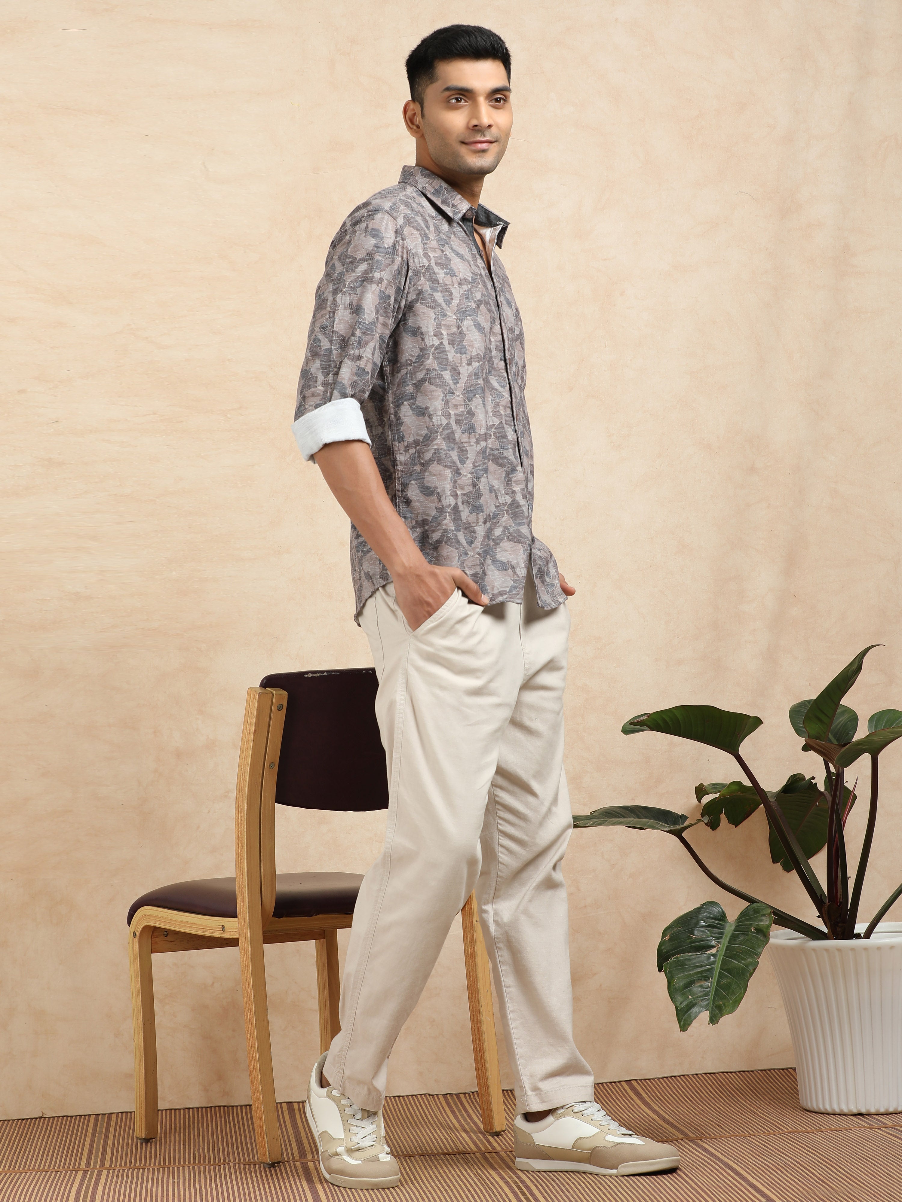 MEN'S BROWN PRINT SLIM FIT SHIRT