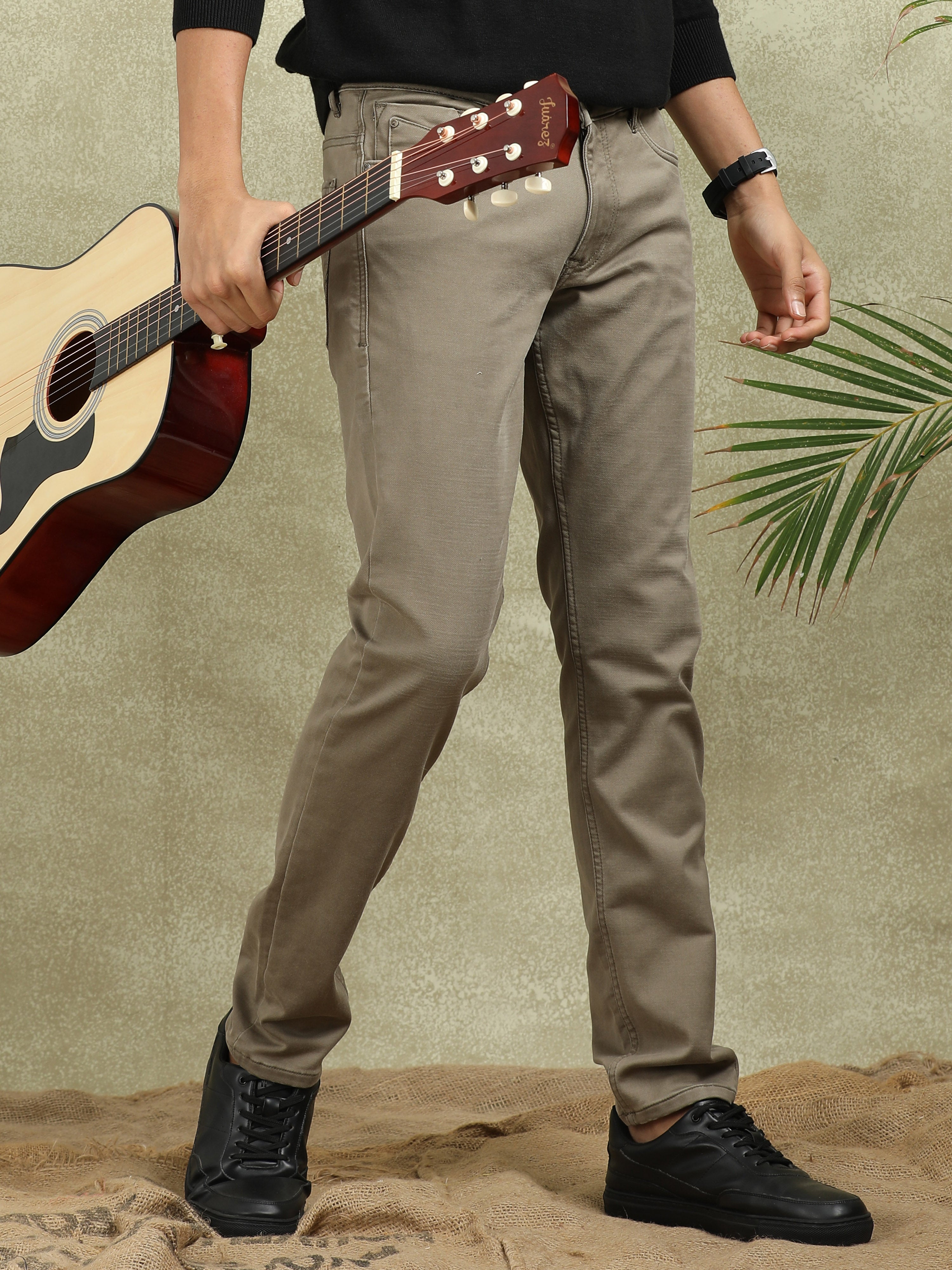 MEN'S BROWNISH KHAKI SOLID SLIM FIT JEANS