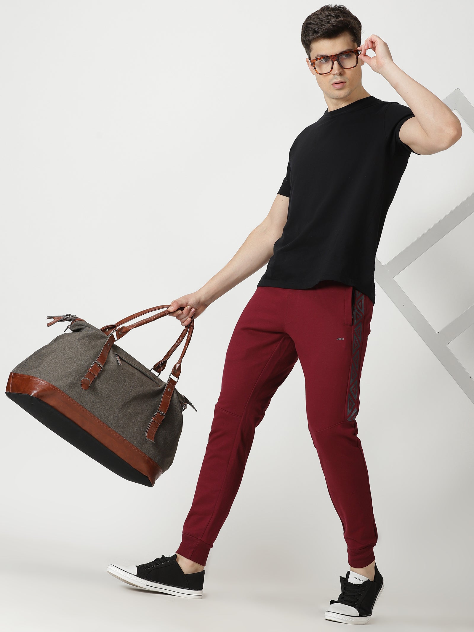 MEN'S MAROON SOLID REGULAR FIT JOGGER