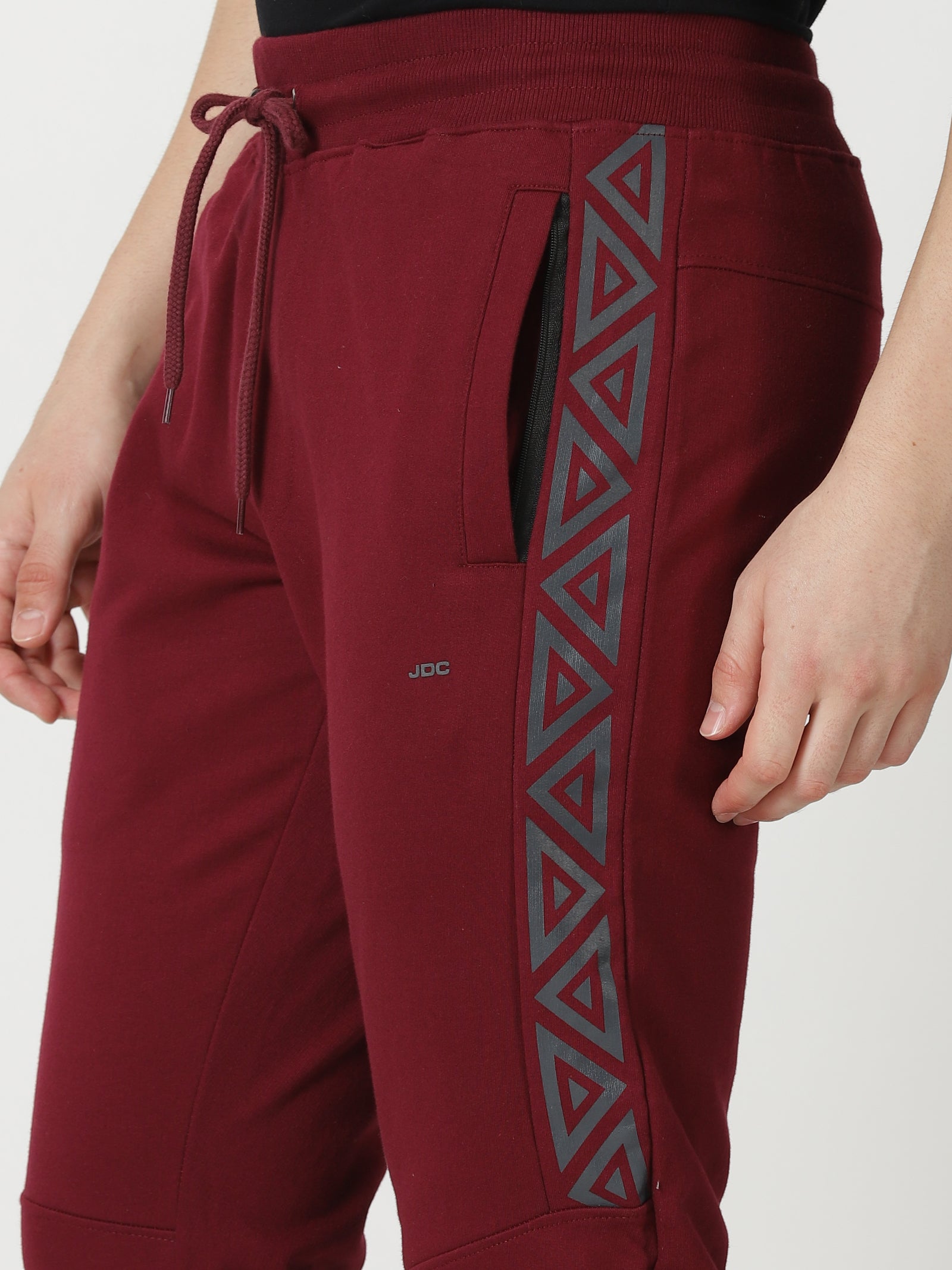 MEN'S MAROON SOLID REGULAR FIT JOGGER