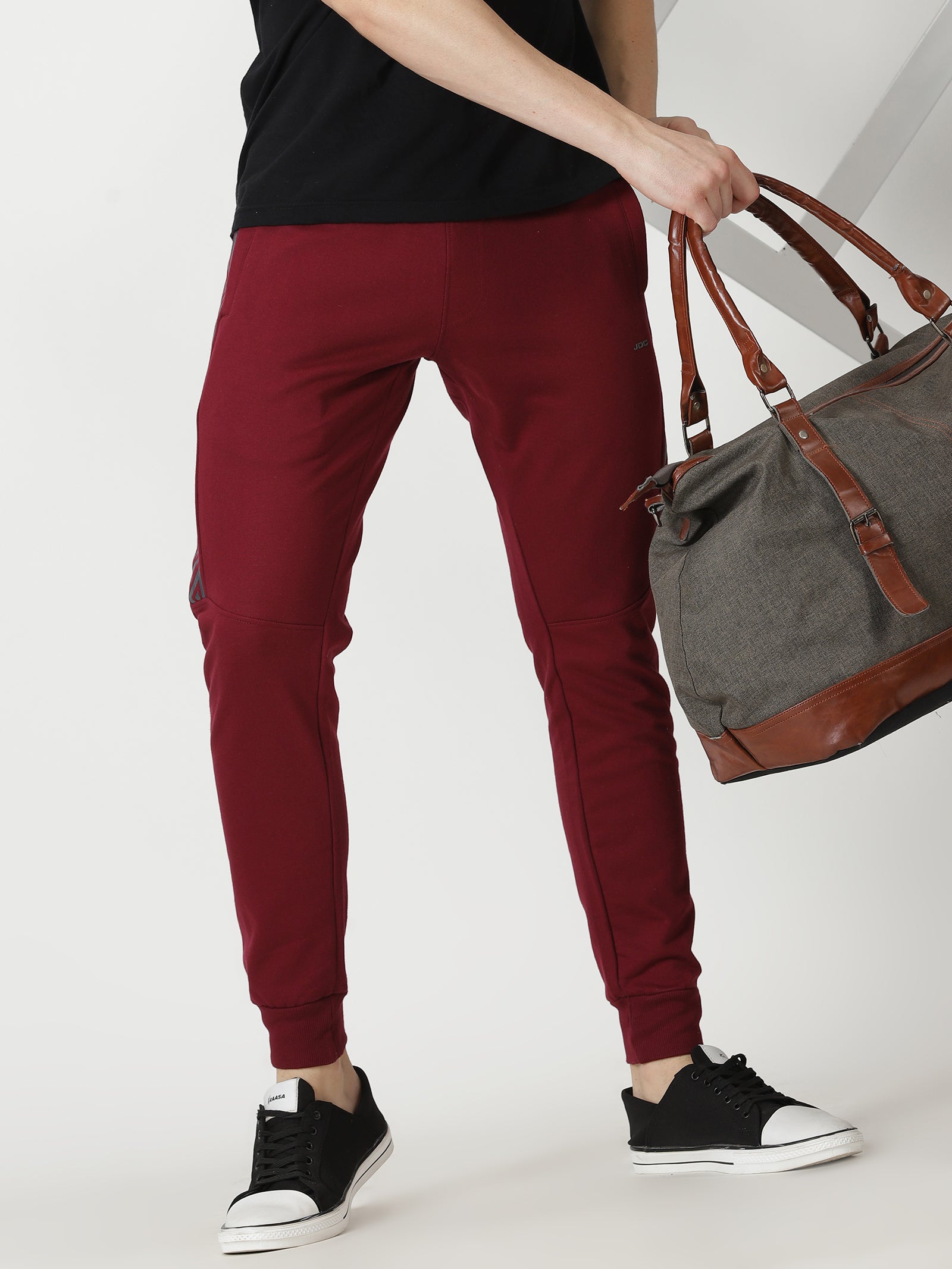 MEN'S MAROON SOLID REGULAR FIT JOGGER
