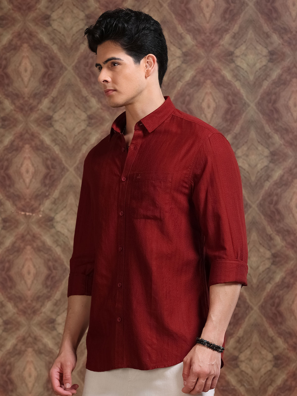 MEN'S BRICK RED SELF DESIGN SLIM FIT SHIRT