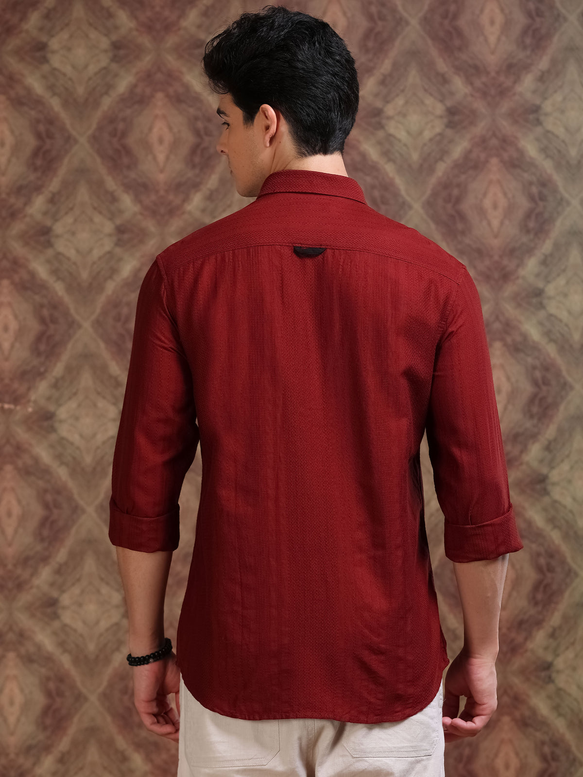 MEN'S BRICK RED SELF DESIGN SLIM FIT SHIRT