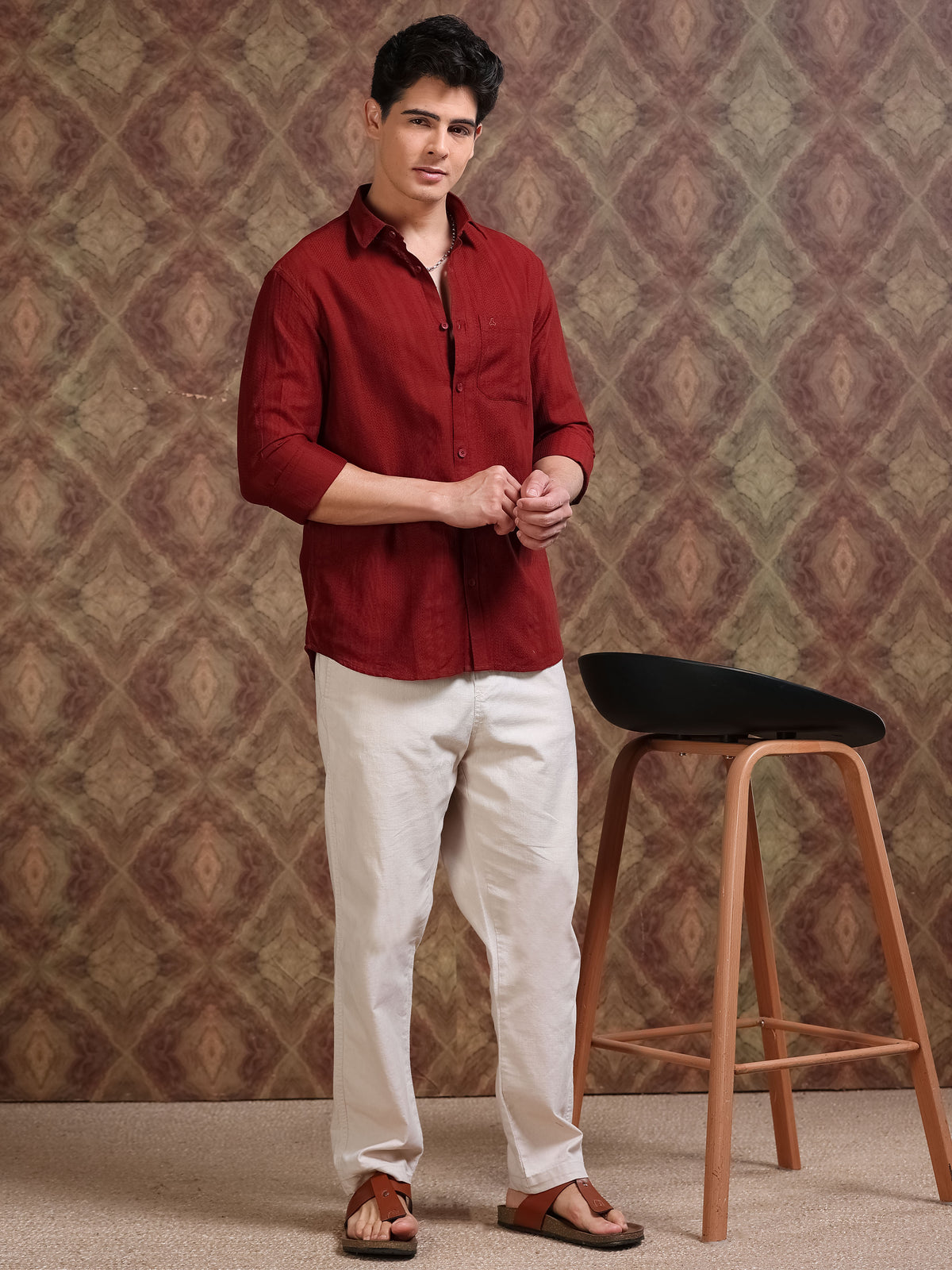 MEN'S BRICK RED SELF DESIGN SLIM FIT SHIRT