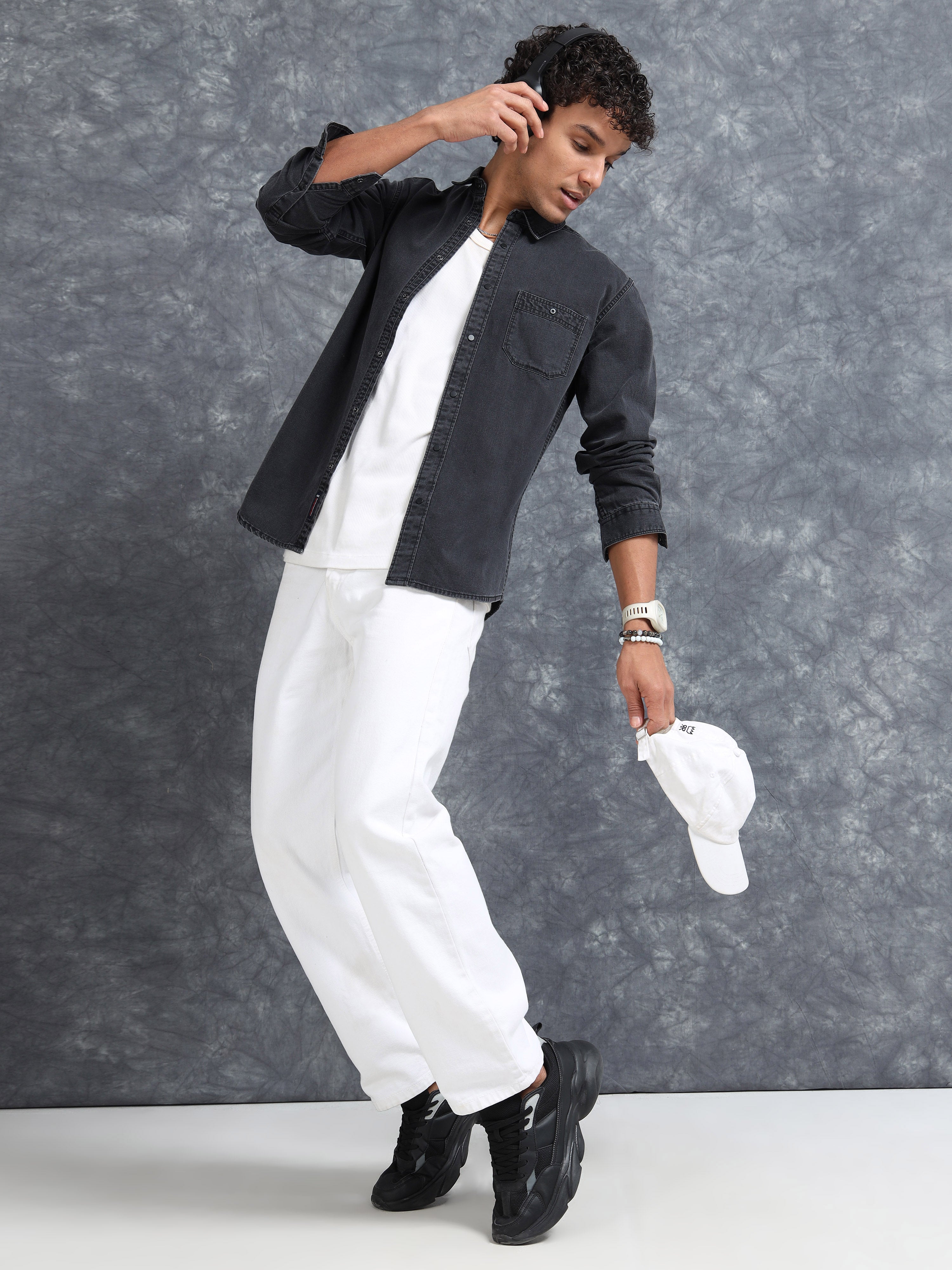 MEN'S BLACK DENIM SOLID SLIM FIT SHIRT