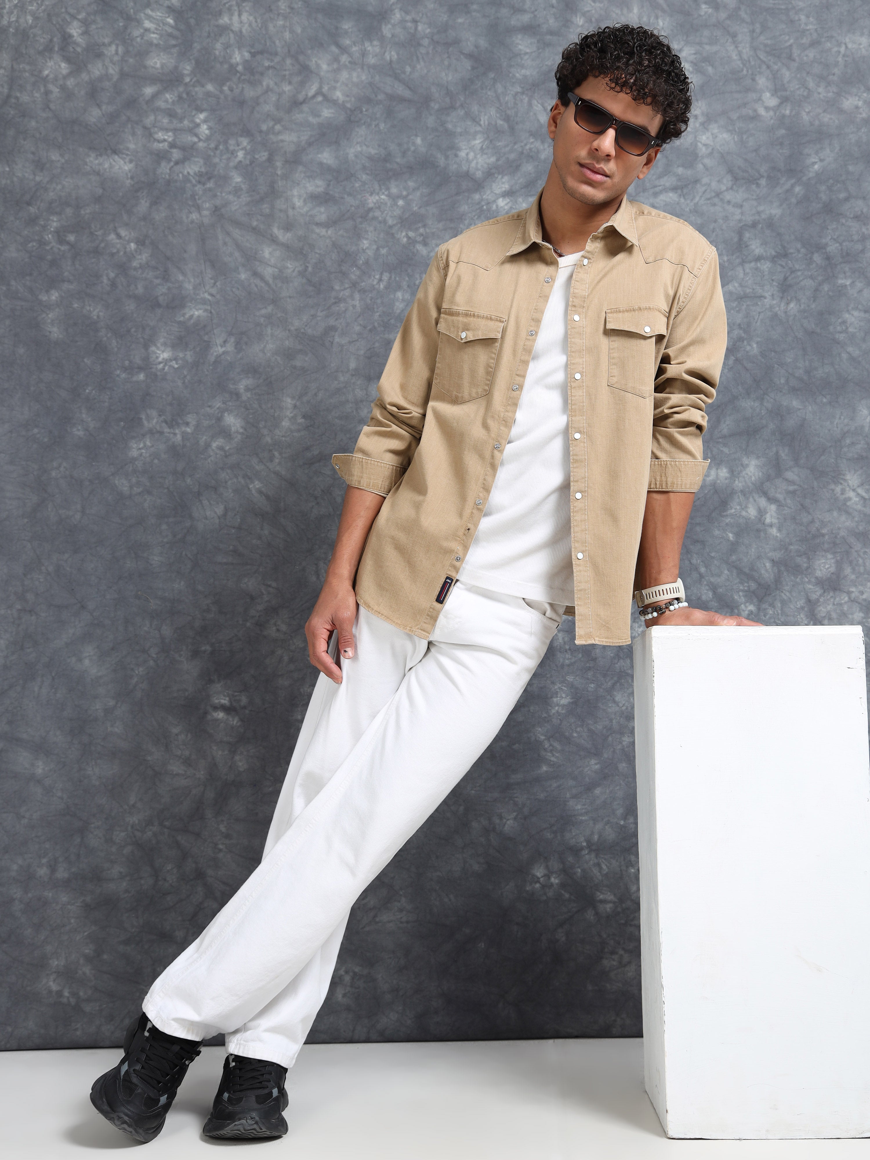 MEN'S GOLDEN BROWN DENIM SOLID SLIM FIT SHIRT