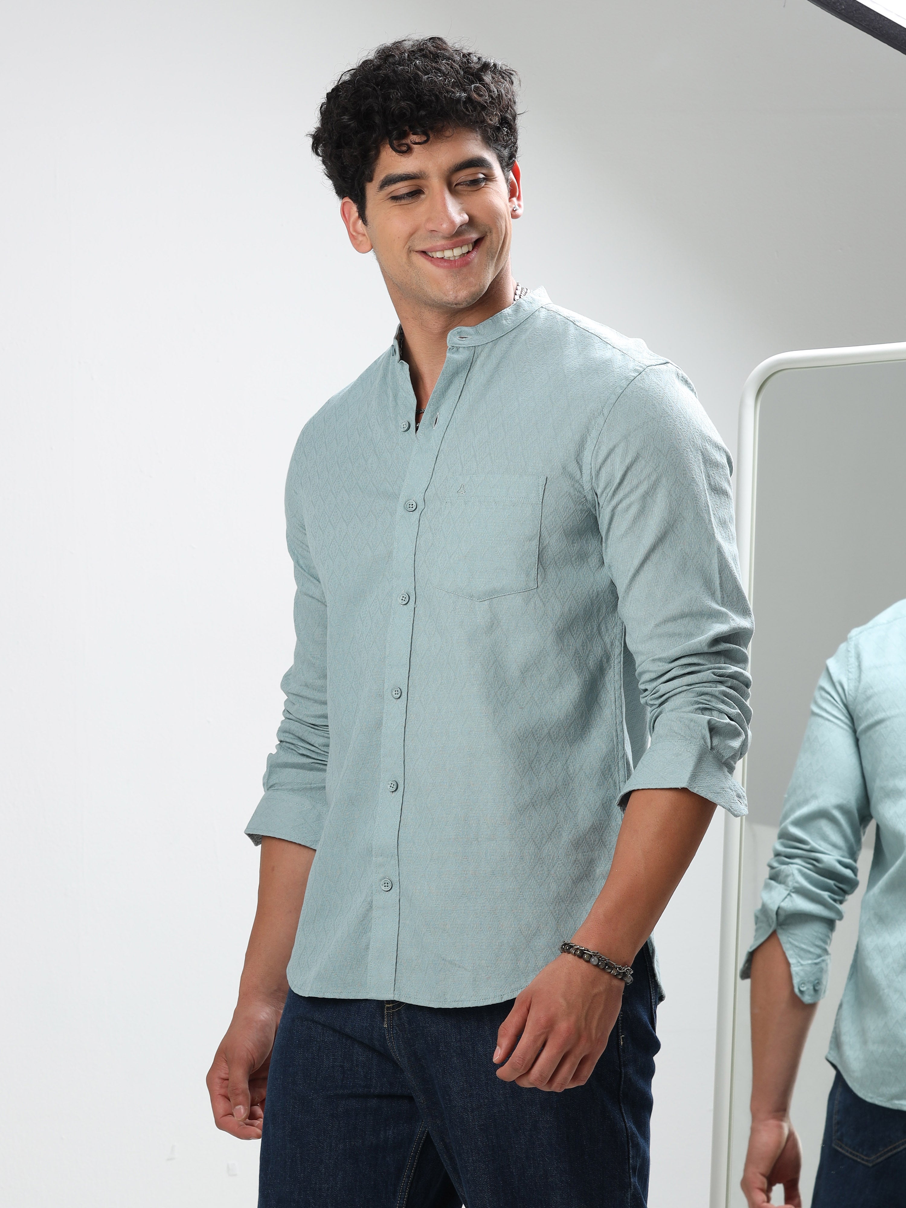 MEN'S PERIAN BLUE  SOLID SLIM FIT SHIRT