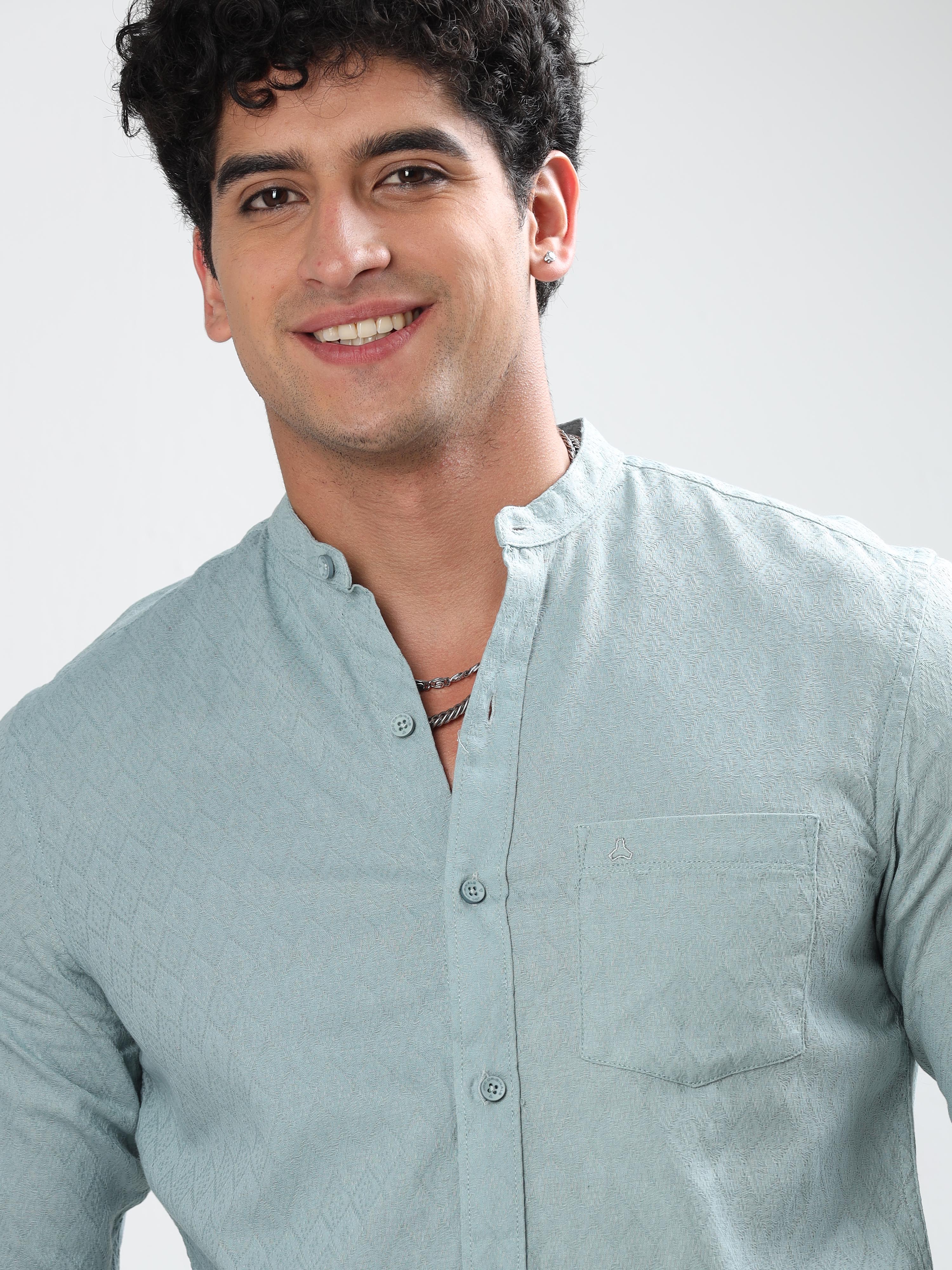 MEN'S PERIAN BLUE  SOLID SLIM FIT SHIRT