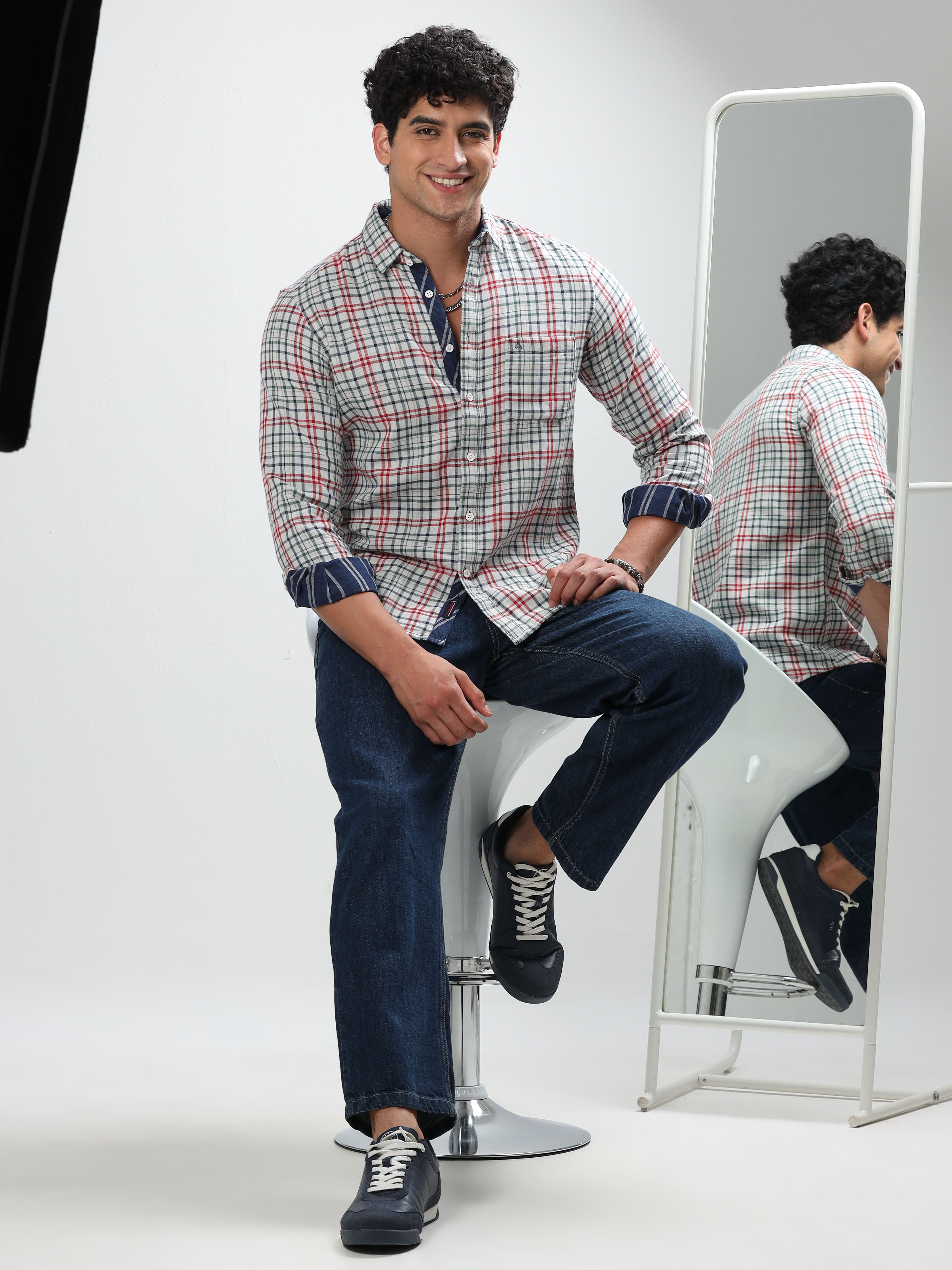 MEN'S WHITE CHECKS SLIM FIT SHIRT