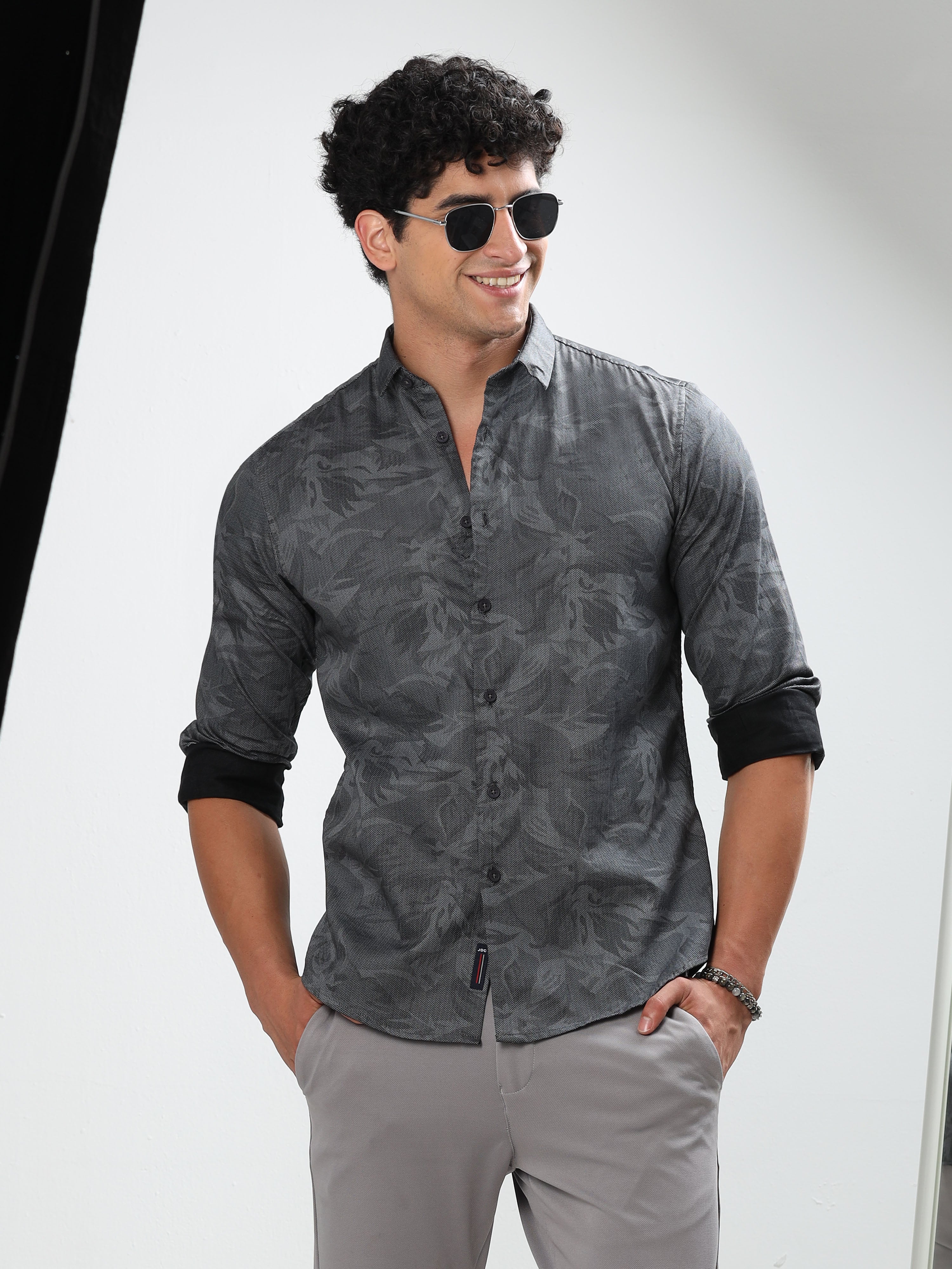 MEN'S NAVY PRINT SLIM FIT SHIRT