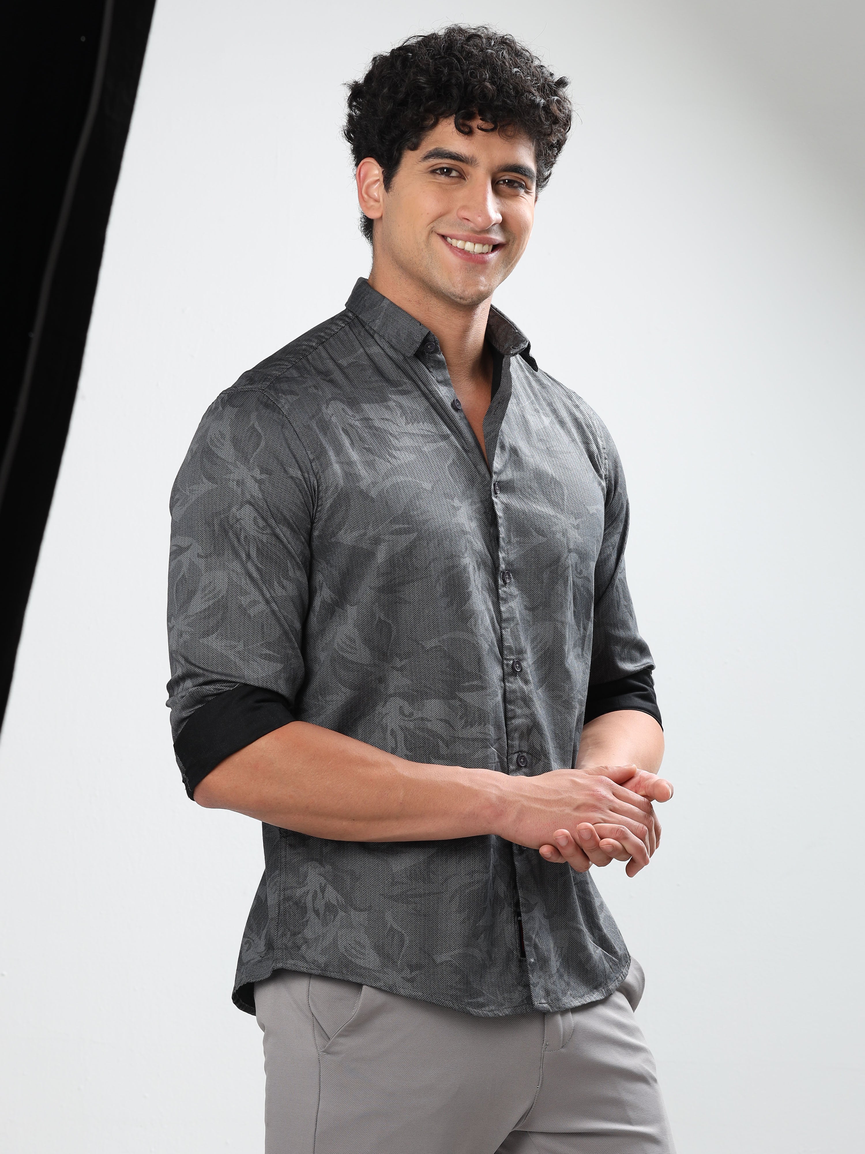 MEN'S NAVY PRINT SLIM FIT SHIRT