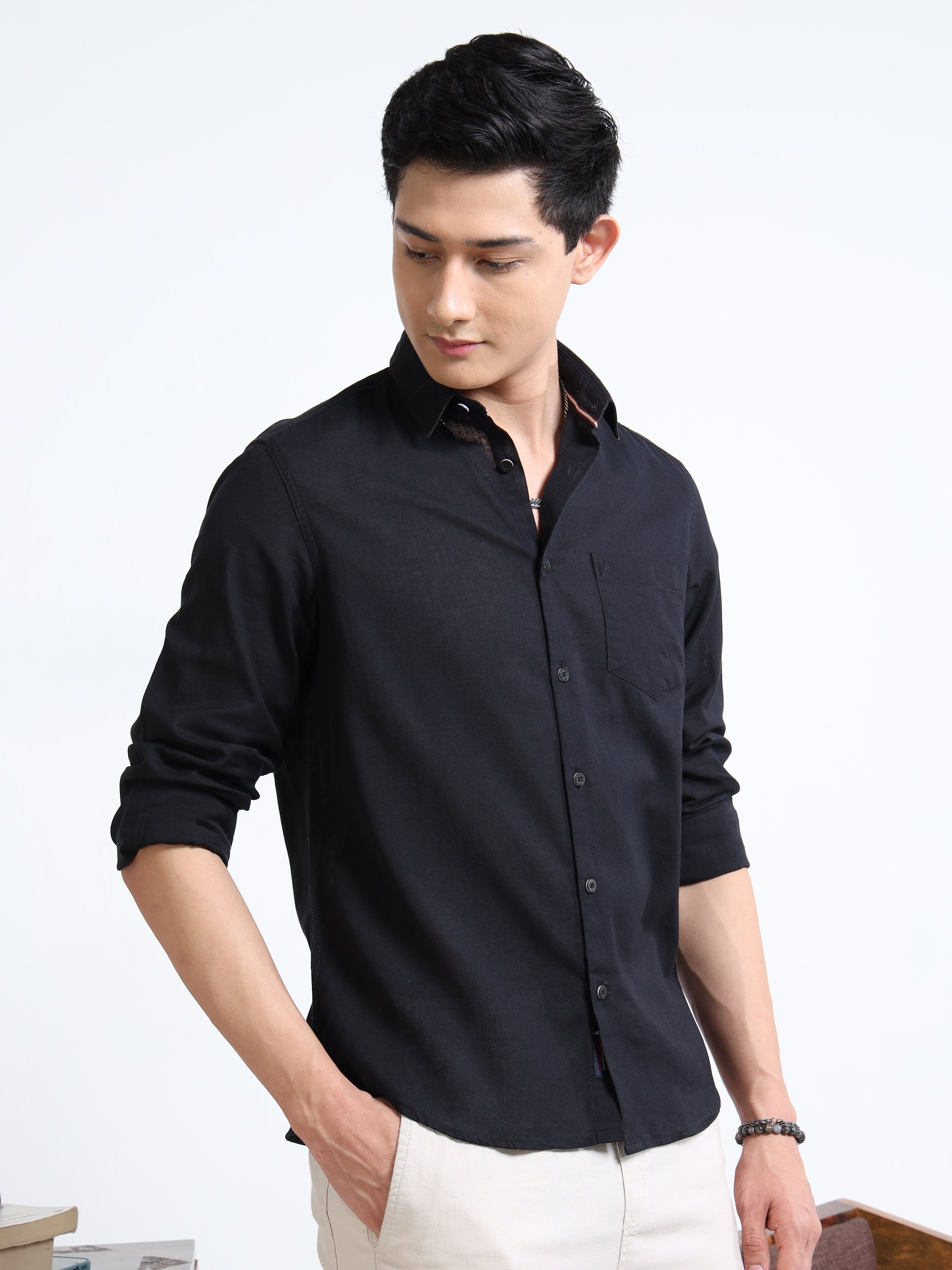 MEN'S BLACK SOLID SLIM FIT SHIRT