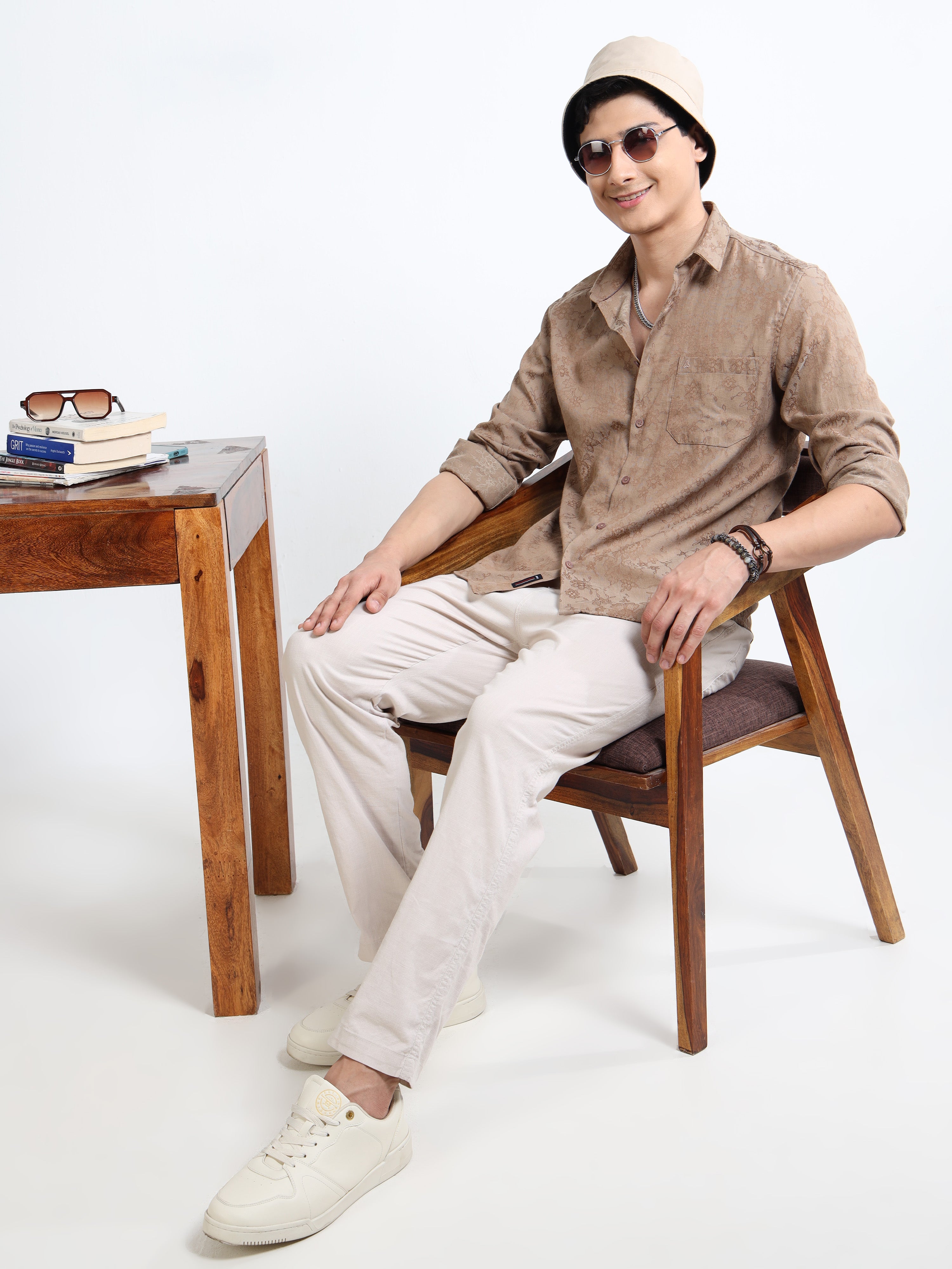 MEN'S BEIGE SELF DESIGN SLIM FIT SHIRT