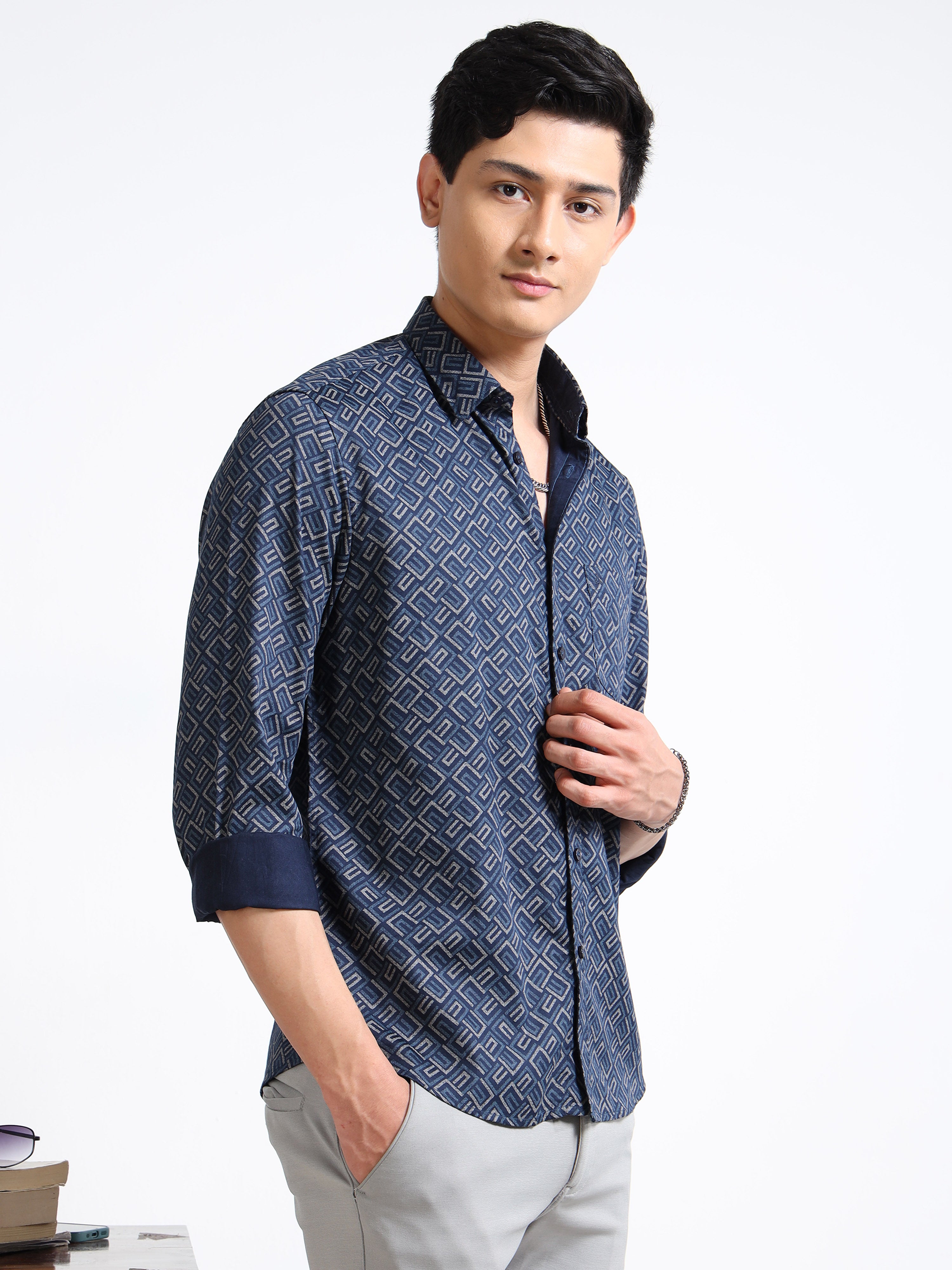 MEN'S NAVY PRINT SLIM FIT SHIRT