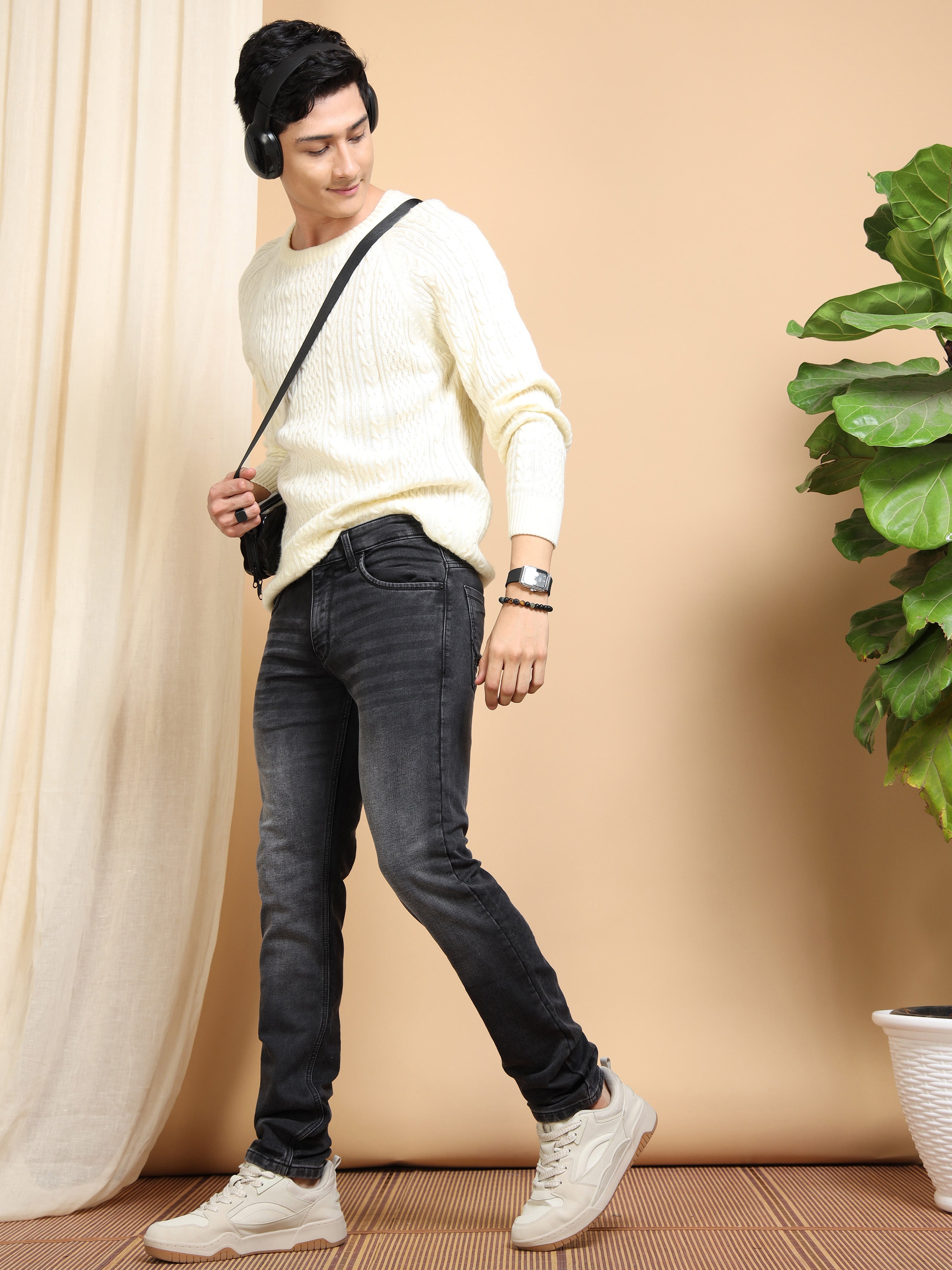 MEN'S BLACK SOLID SLIM FIT JEANS