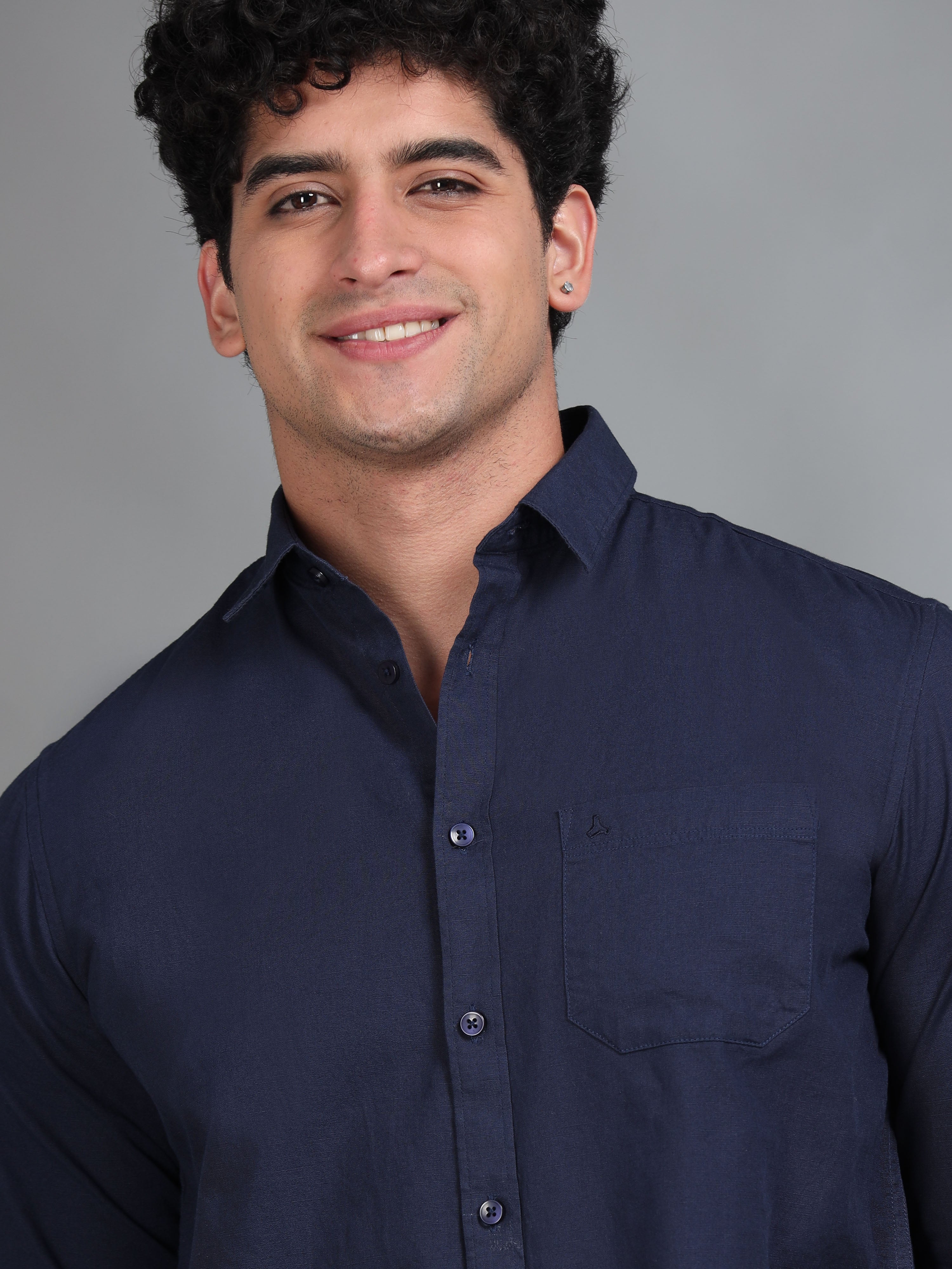 MEN'S BLUE SOLID SLIM FIT SHIRT