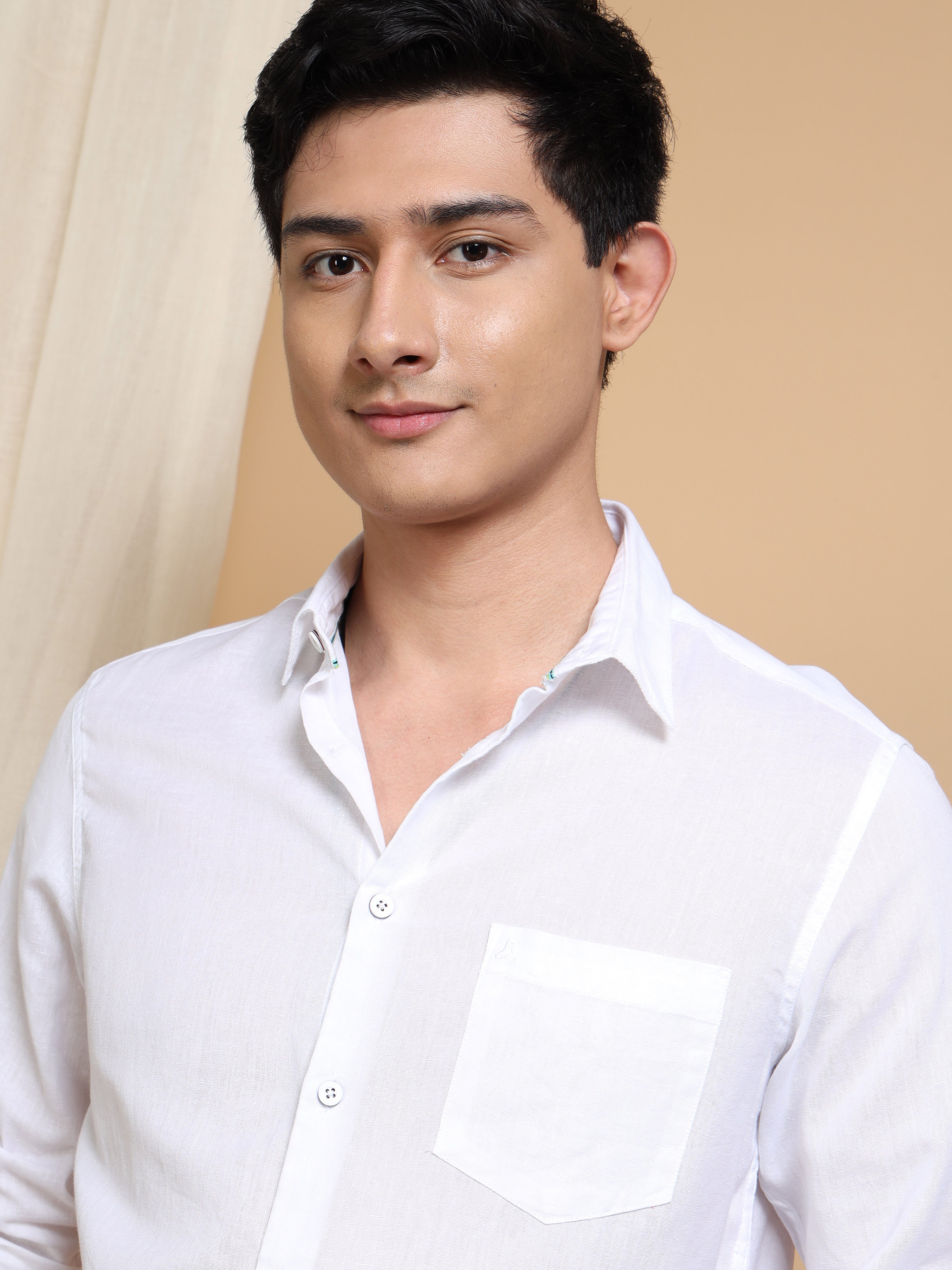 MEN'S WHITE SOLID SLIM FIT SHIRT