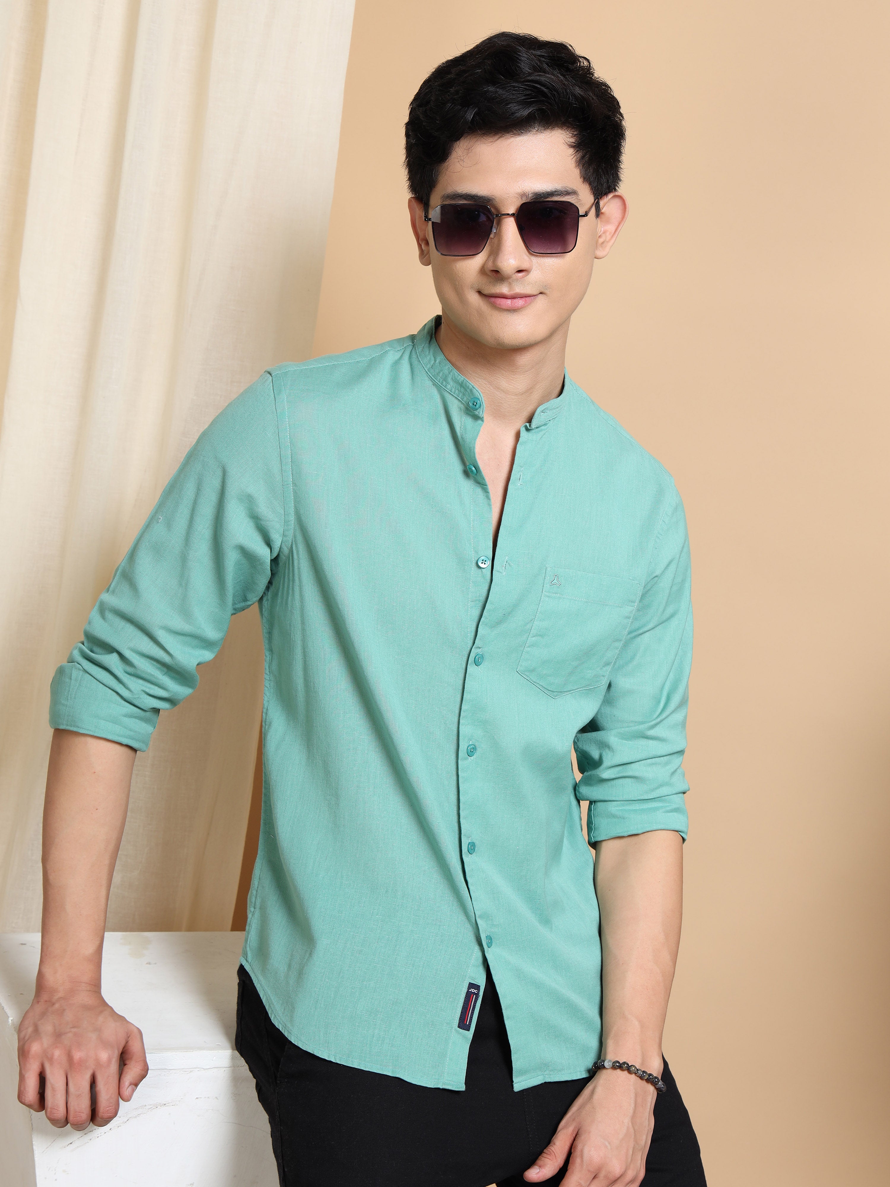 MEN'S EMERALD SOLID SLIM FIT SHIRT