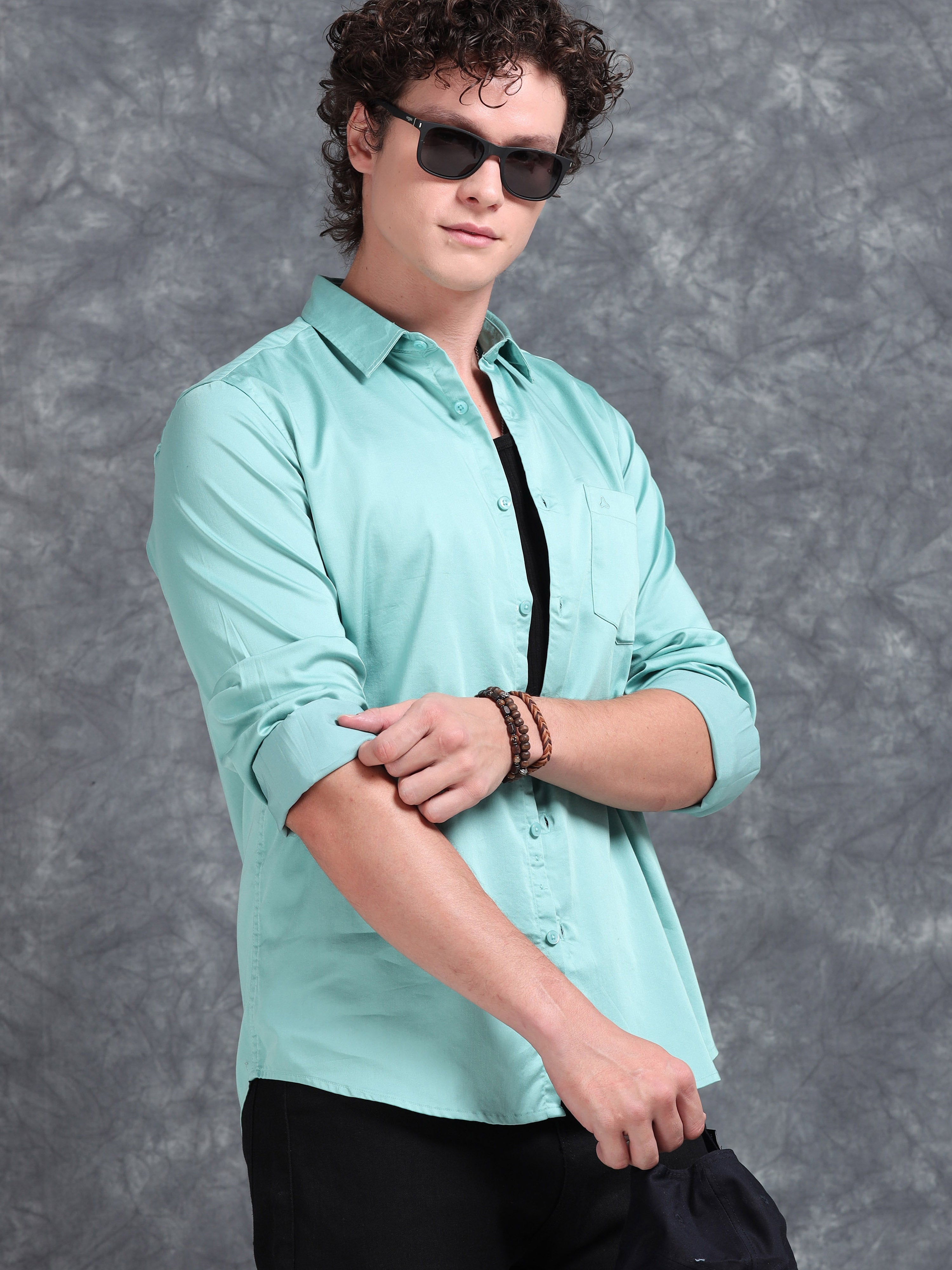 MEN'S AQUA BLUE SOLID SLIM FIT SHIRT