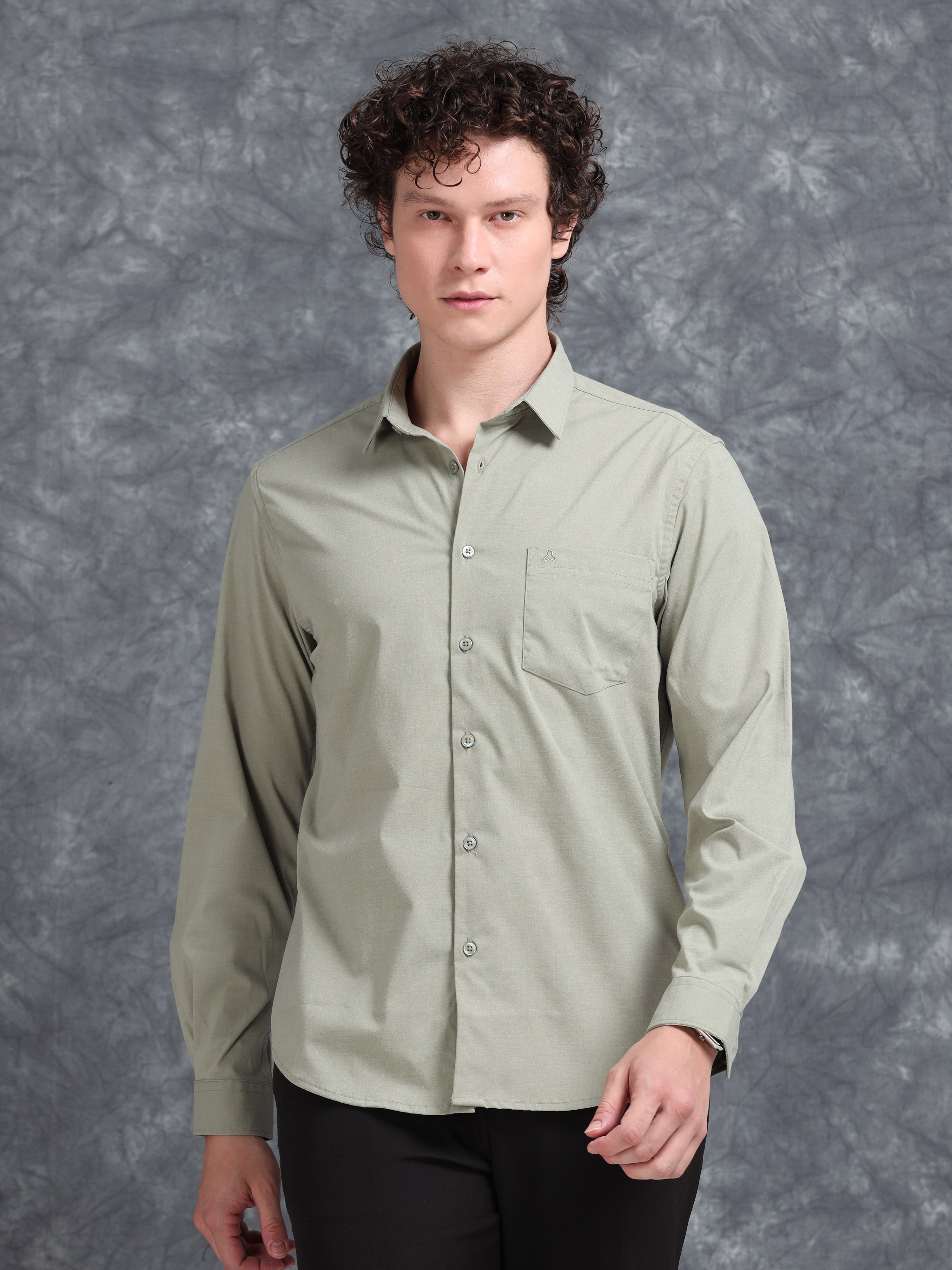 MEN'S PISTA GREEN  SOLID SLIM FIT SHIRT