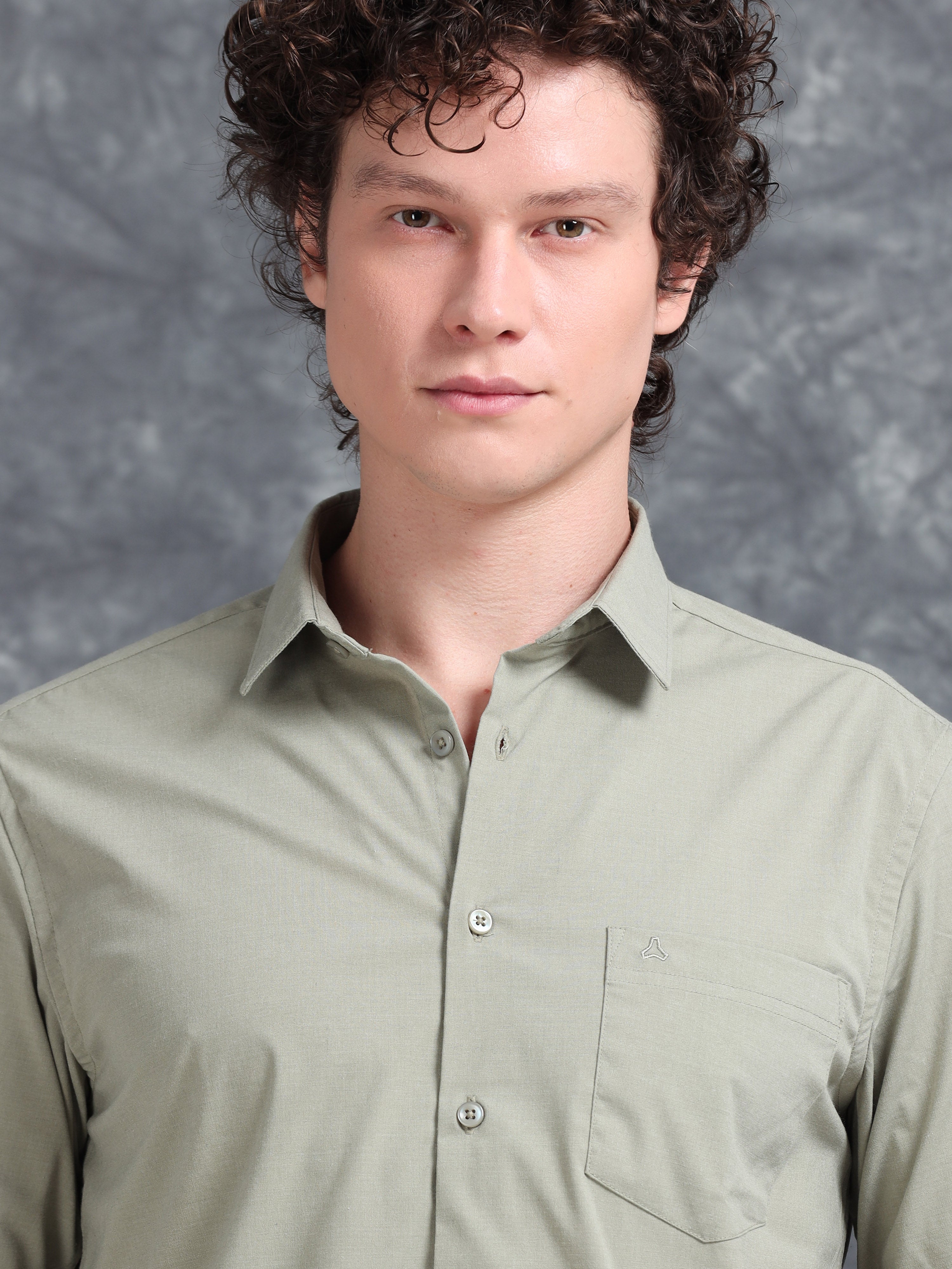 MEN'S PISTA GREEN  SOLID SLIM FIT SHIRT