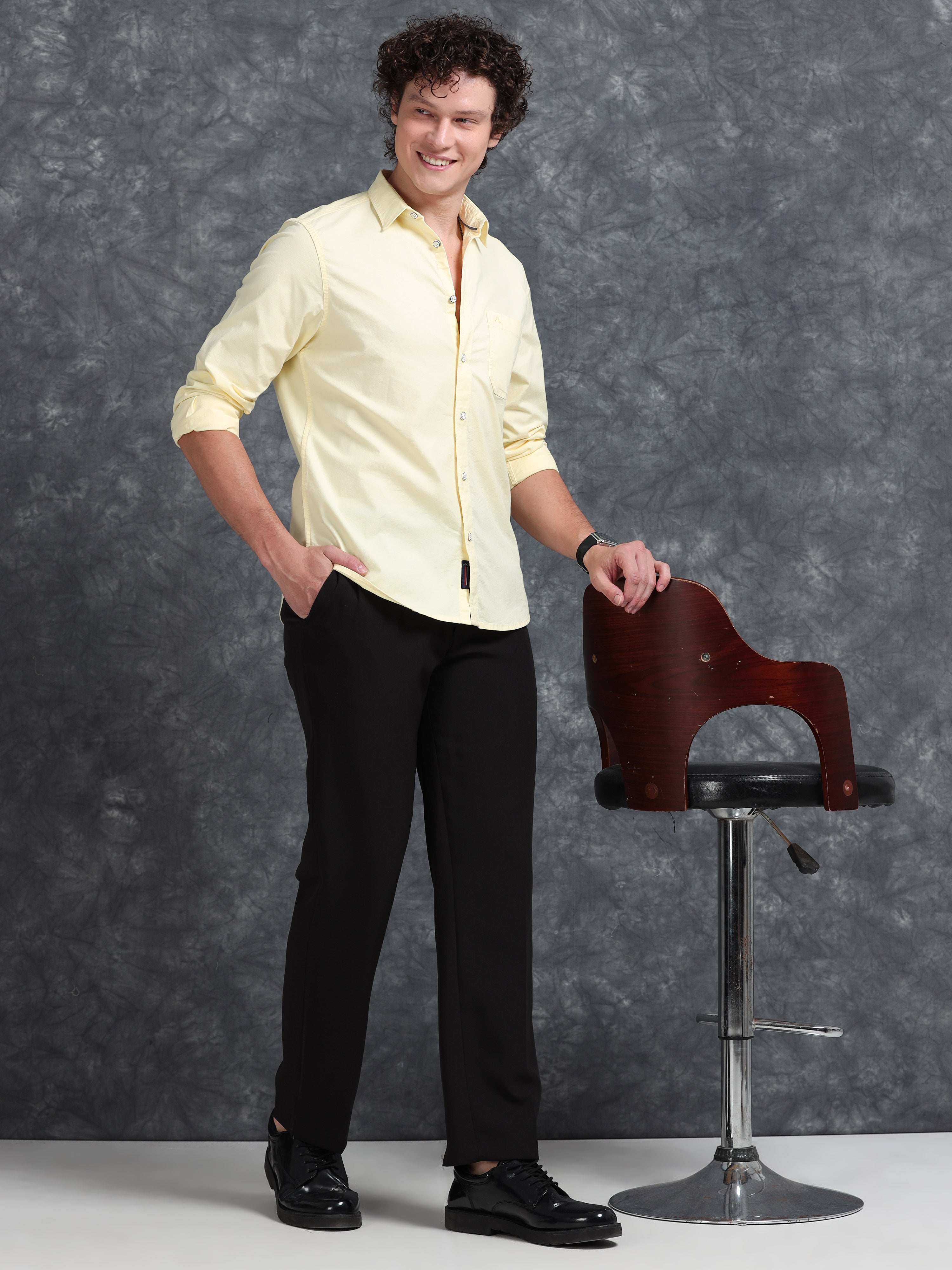 MEN'S LT.YELLOW SOLID SLIM FIT SHIRT