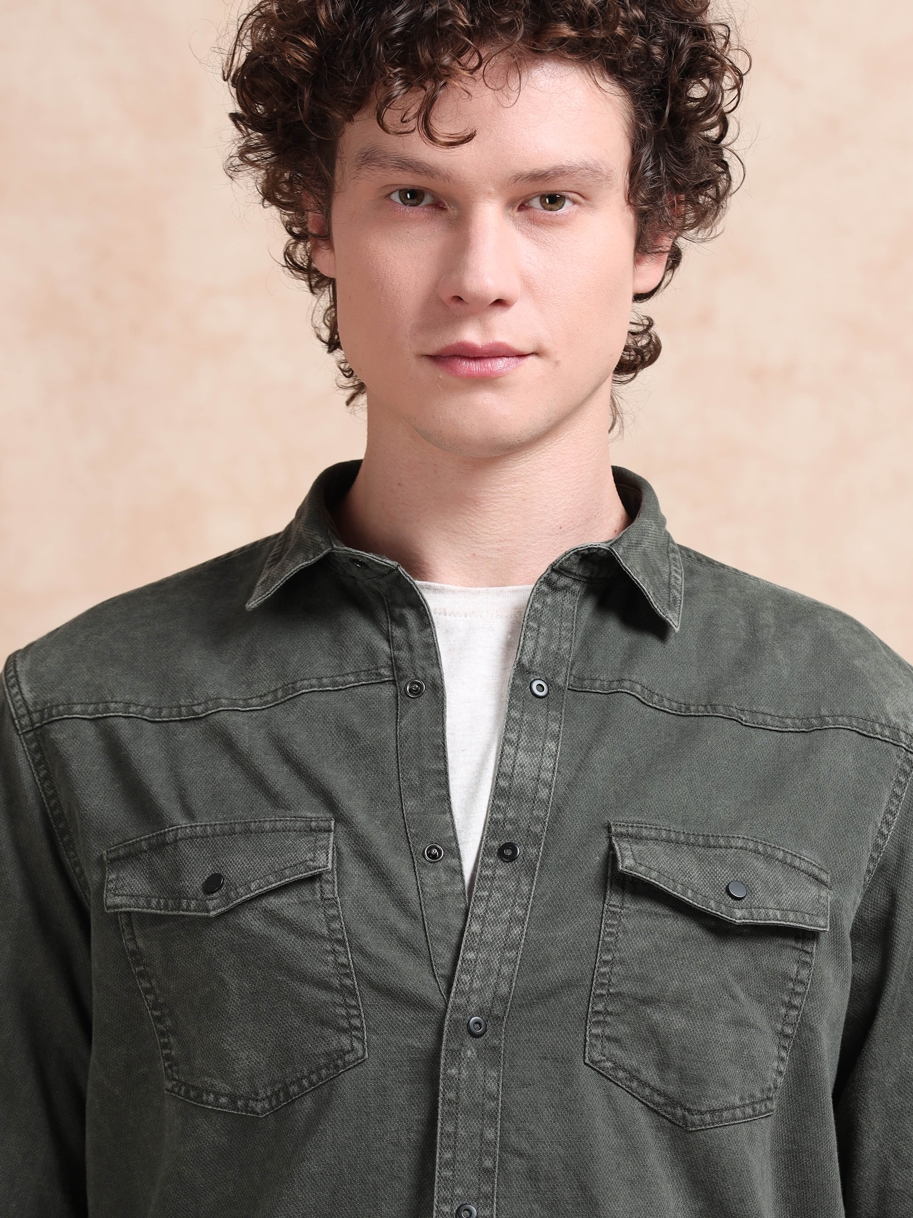 MEN'S BT.GREEN DENIM SOLID SLIM FIT SHIRT