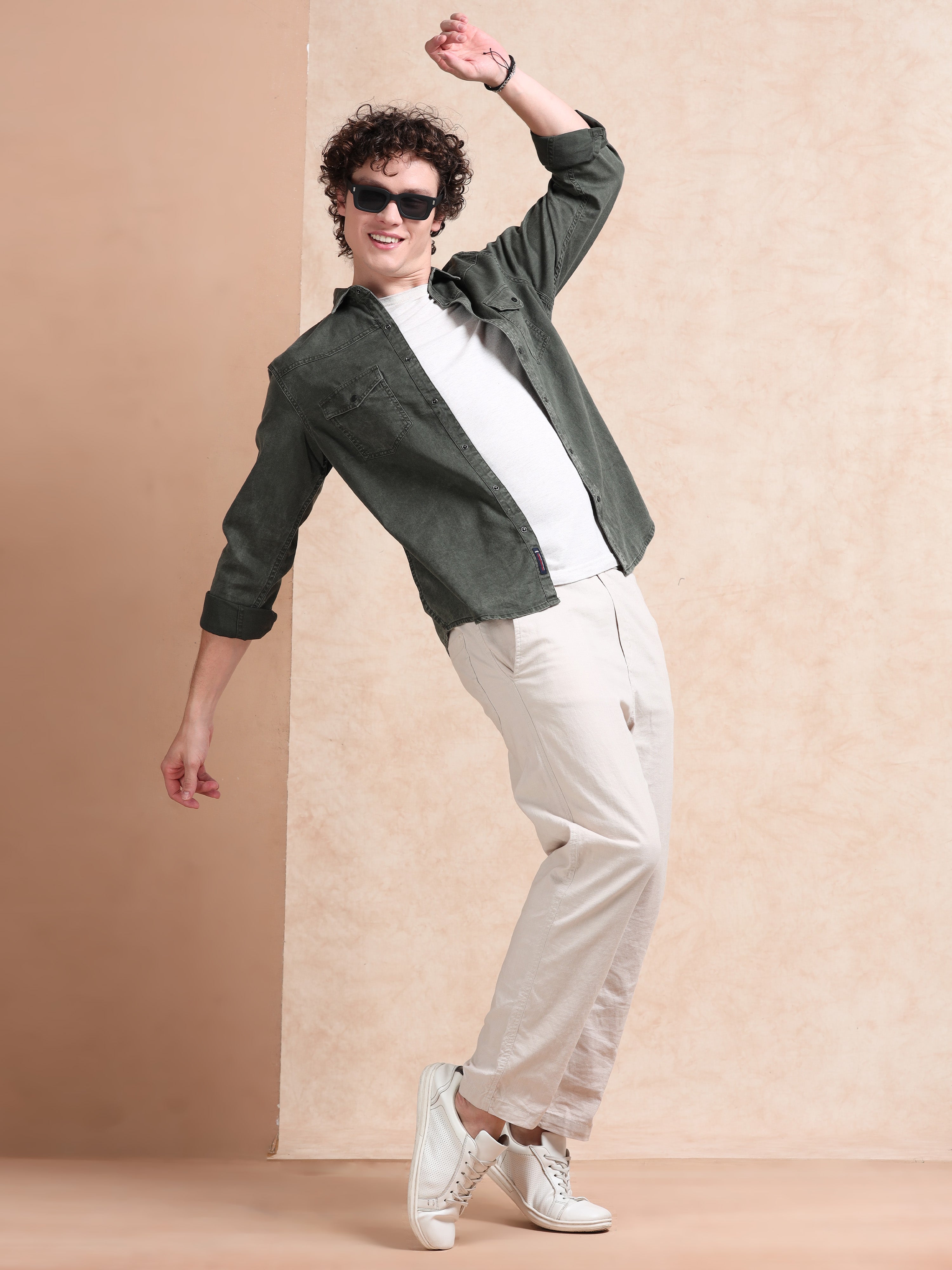 MEN'S BT.GREEN DENIM SOLID SLIM FIT SHIRT