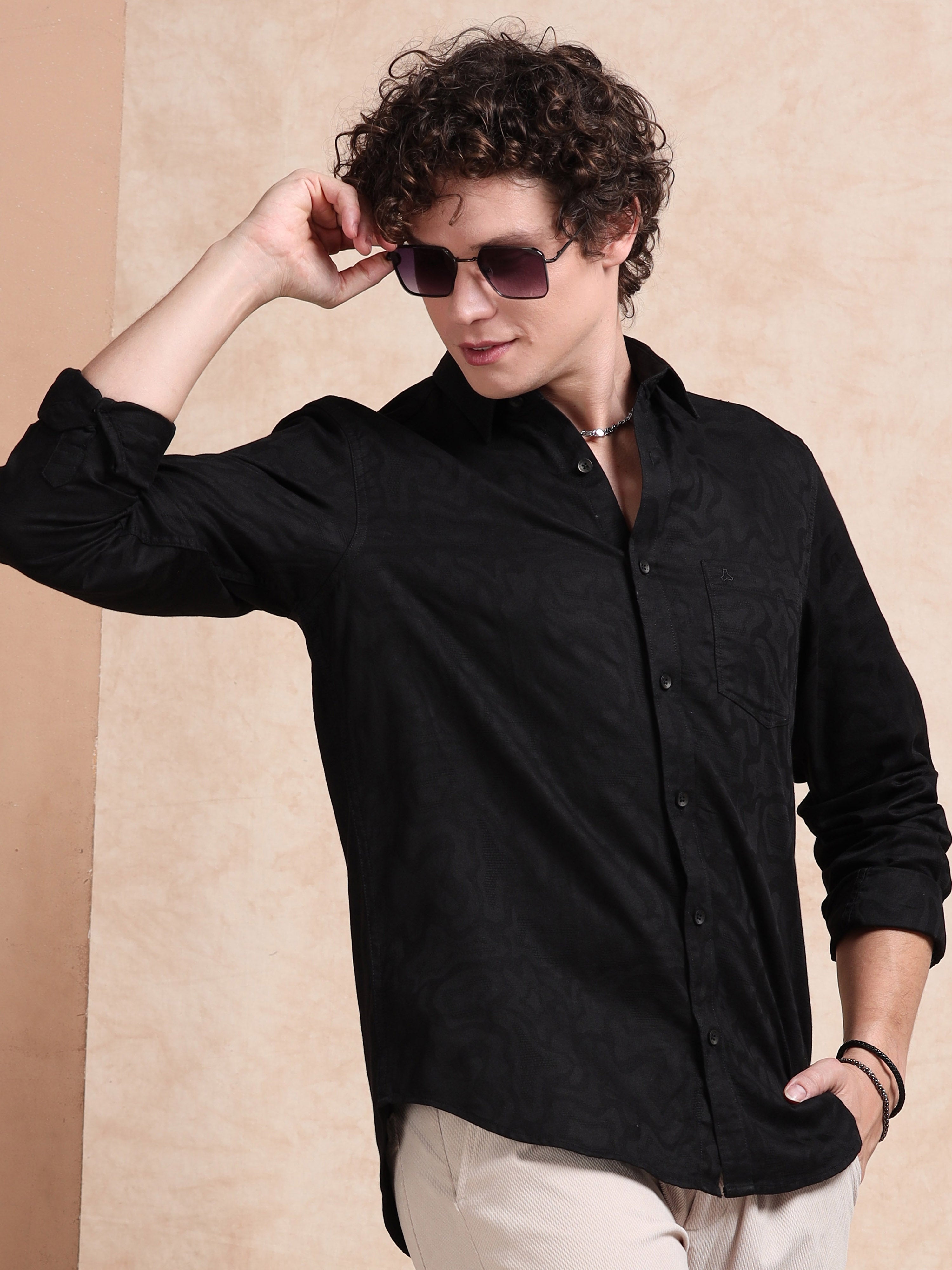 MEN'S BLACK SELF DESIGN SLIM FIT SHIRT