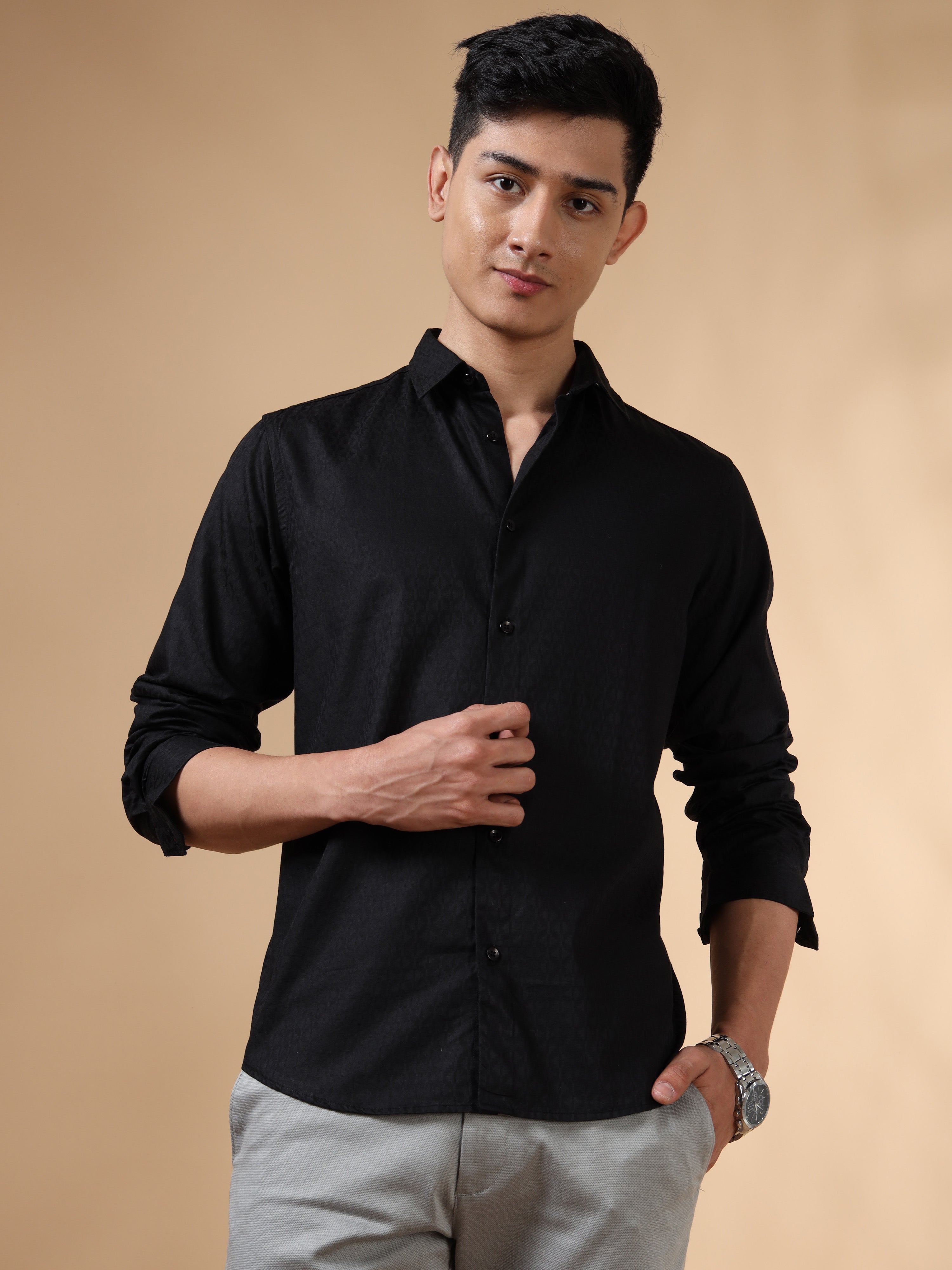 MEN'S BLACK SOLID SLIM FIT SHIRT