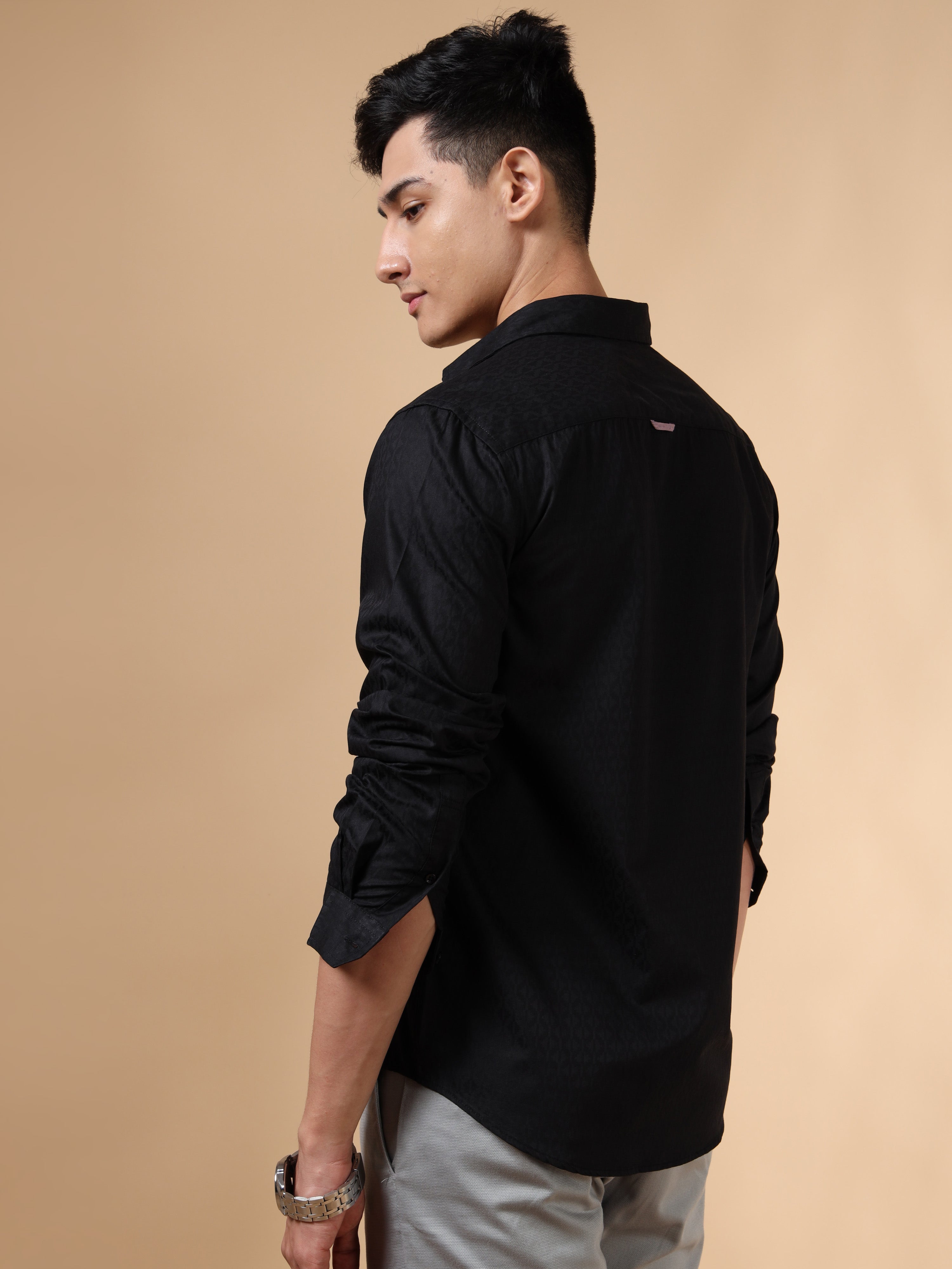 MEN'S BLACK SOLID SLIM FIT SHIRT