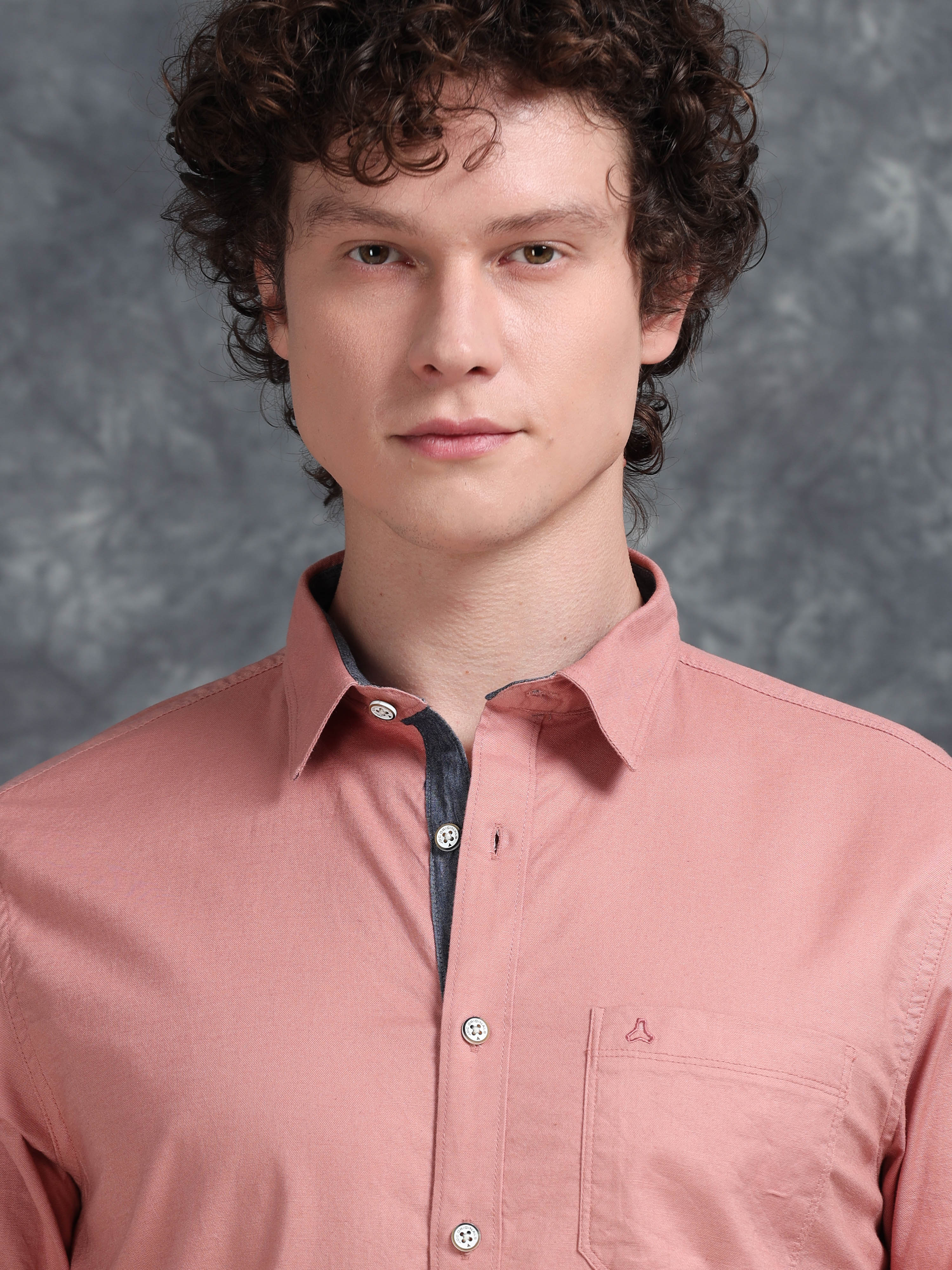 MEN'S CORAL SOLID SLIM FIT SHIRT