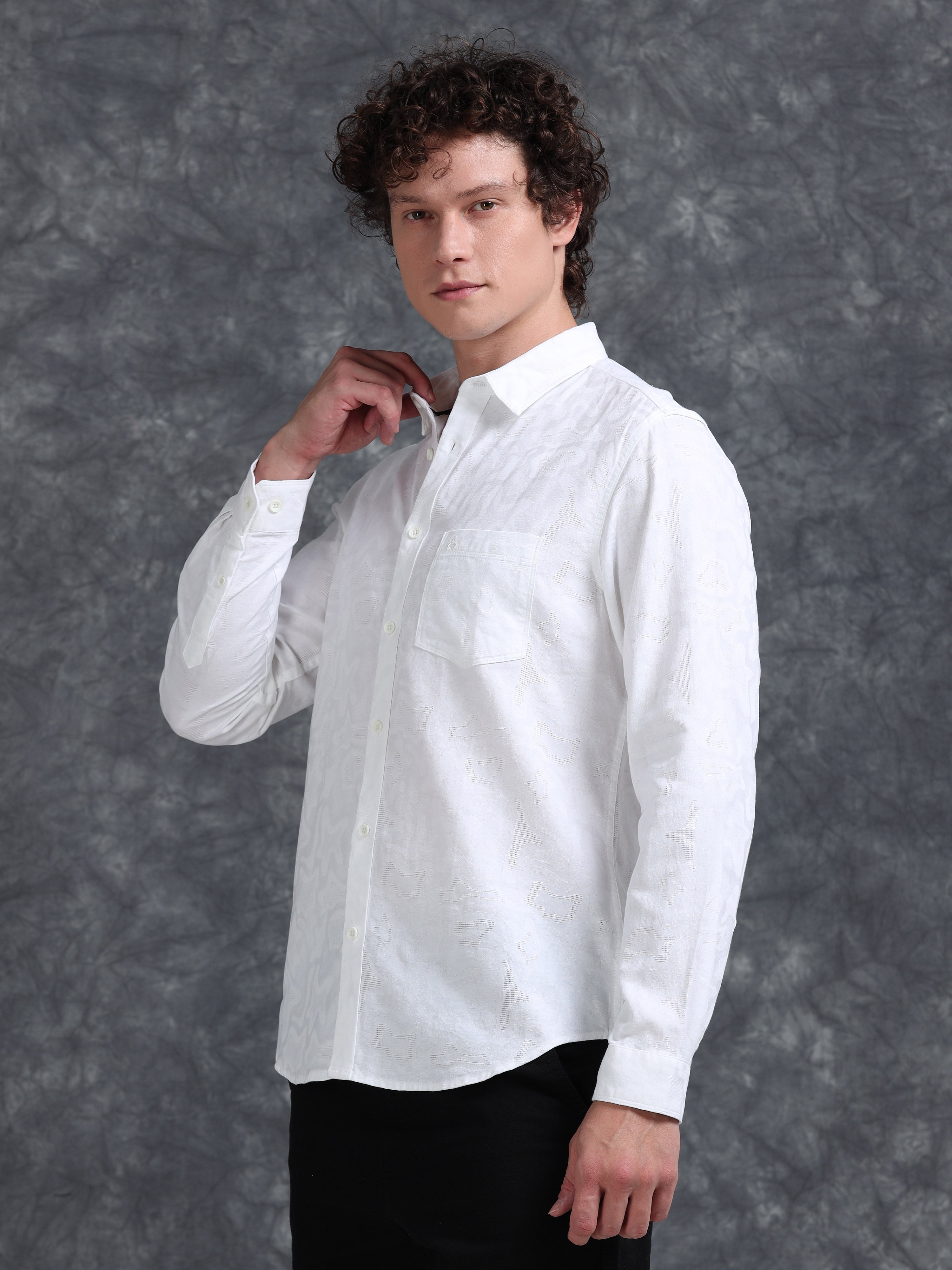 MEN'S WHITE SELF DESIGN SLIM FIT SHIRT