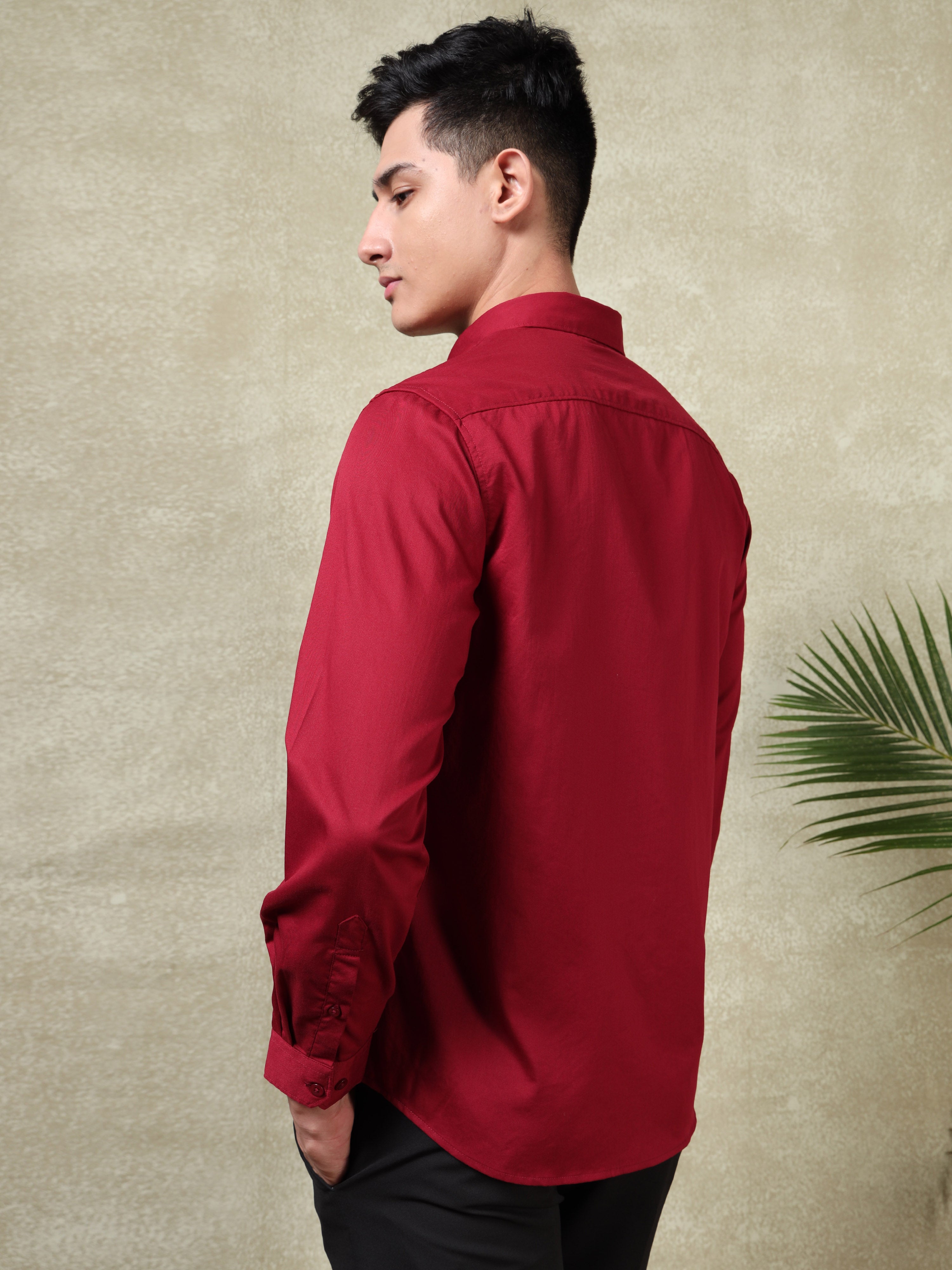 MEN'S MAROON SOLID SLIM FIT SHIRT