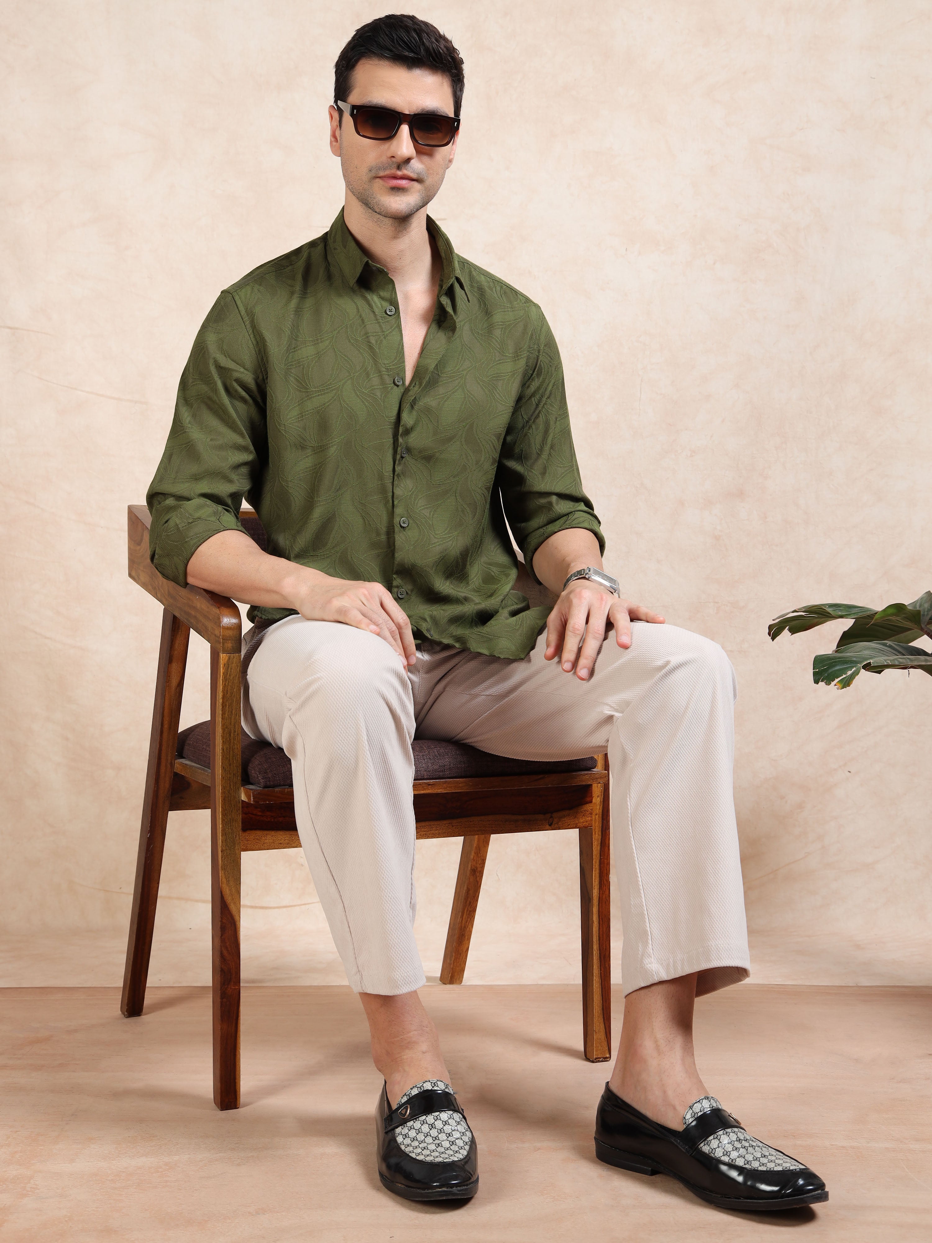 MEN'S GREEN SELF DESIGN SLIM FIT SHIRT