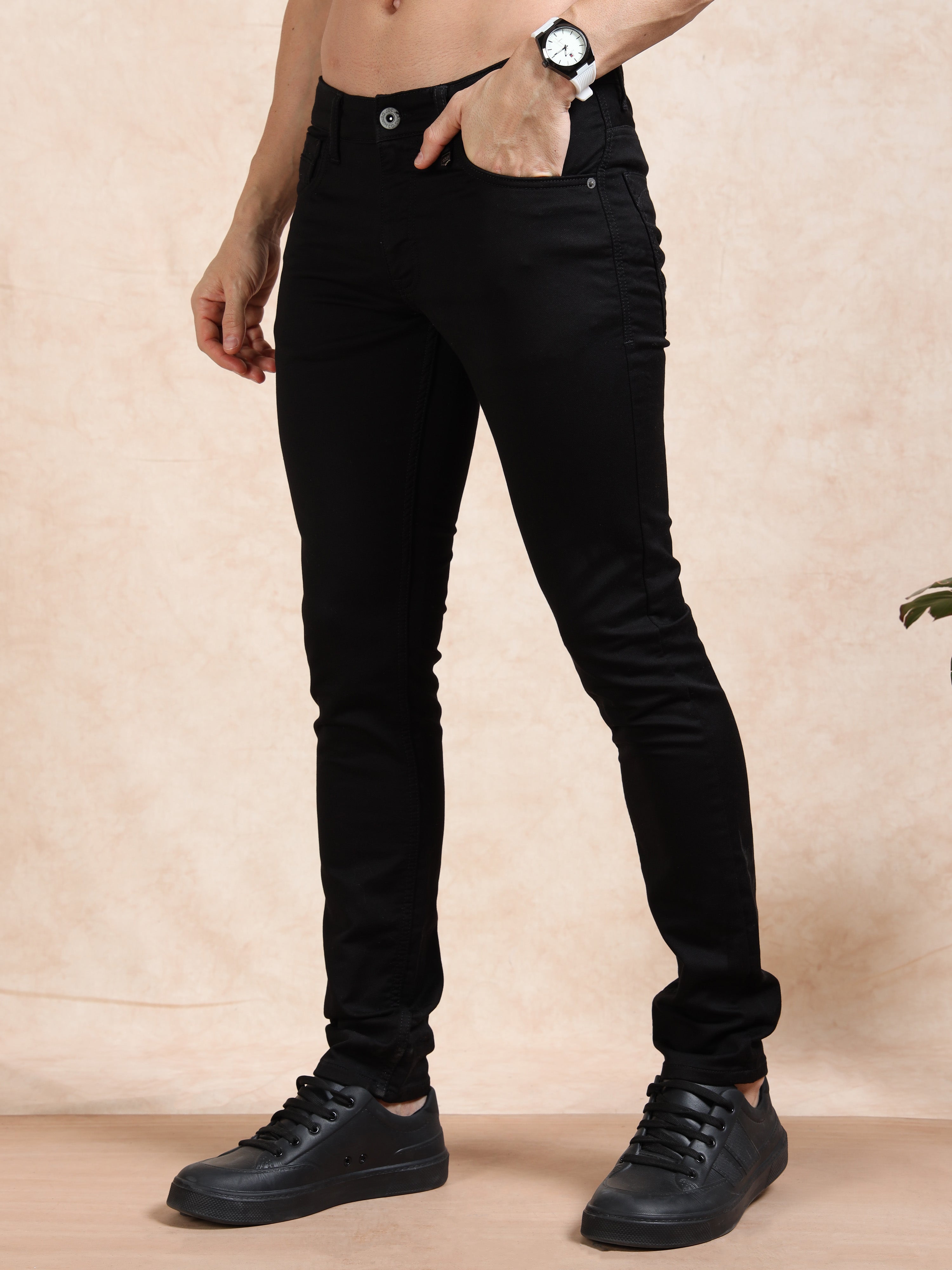 MEN'S BLACK SOLID SLIM FIT JEANS