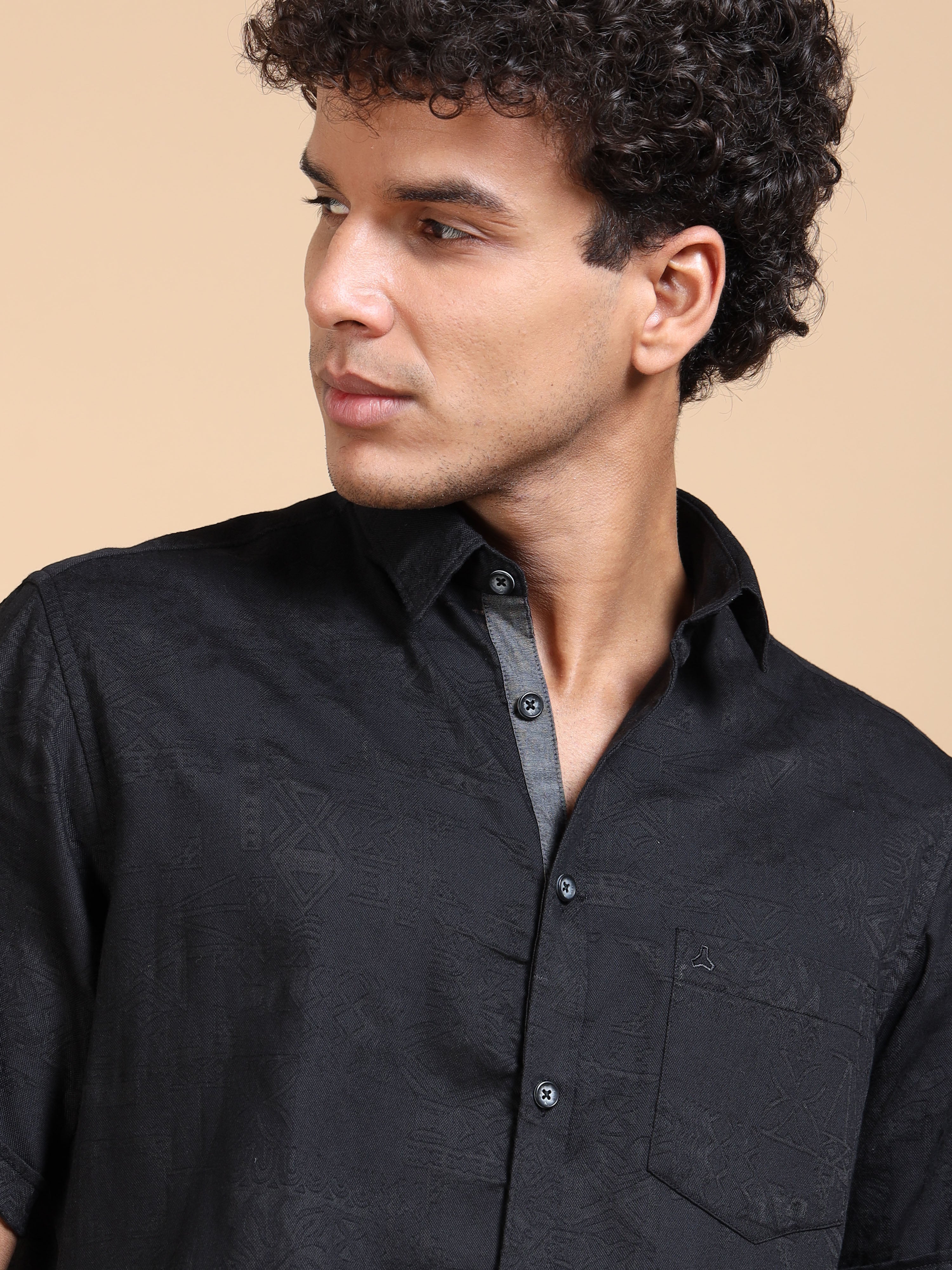 MEN'S BLACK SELF DESIGN SLIM FIT SHIRT